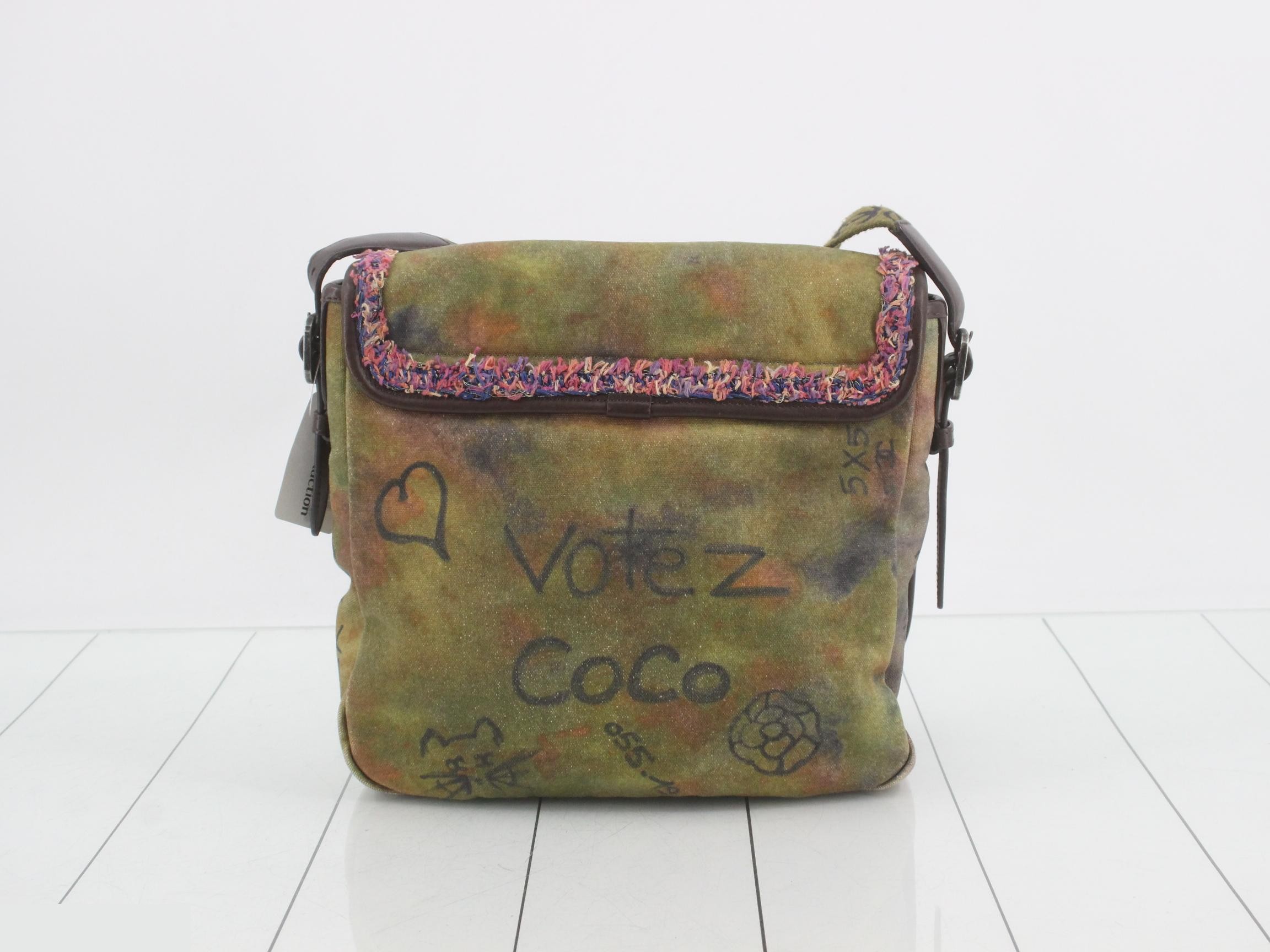 Graffiti on the Pavements Shoulder Bag — view 2