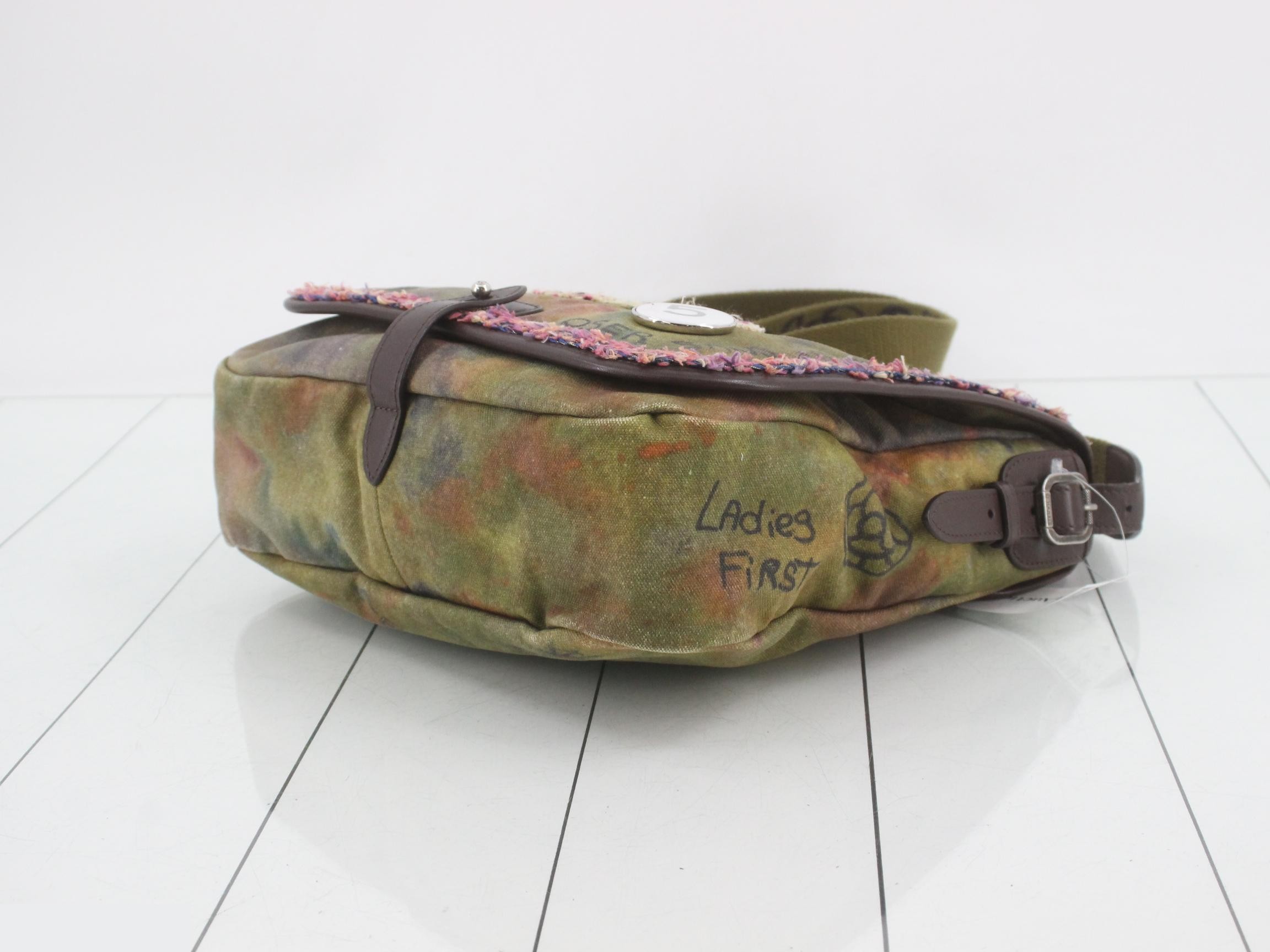 Graffiti on the Pavements Shoulder Bag — view 6