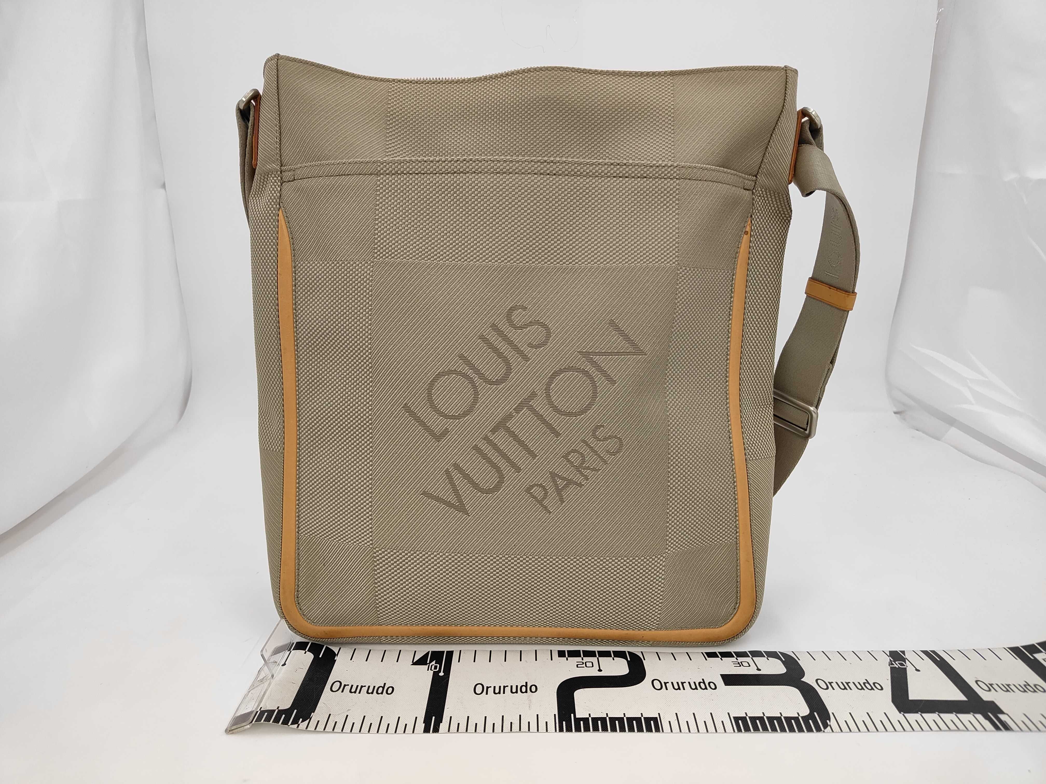 Damier Geant Companion Shoulder Bag — view 2