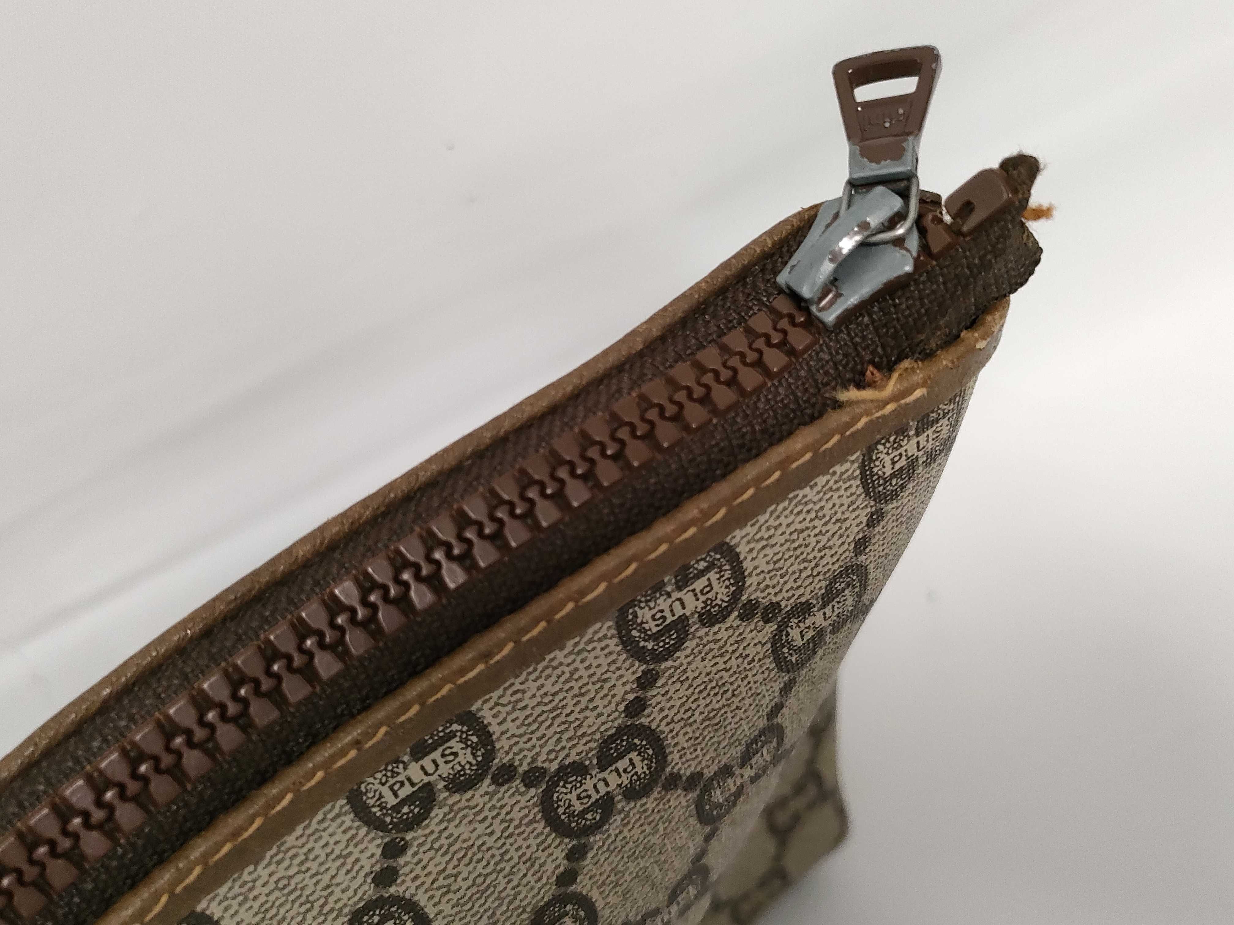 GG Supreme Clutch Bag plus Clutch Bag — view 3