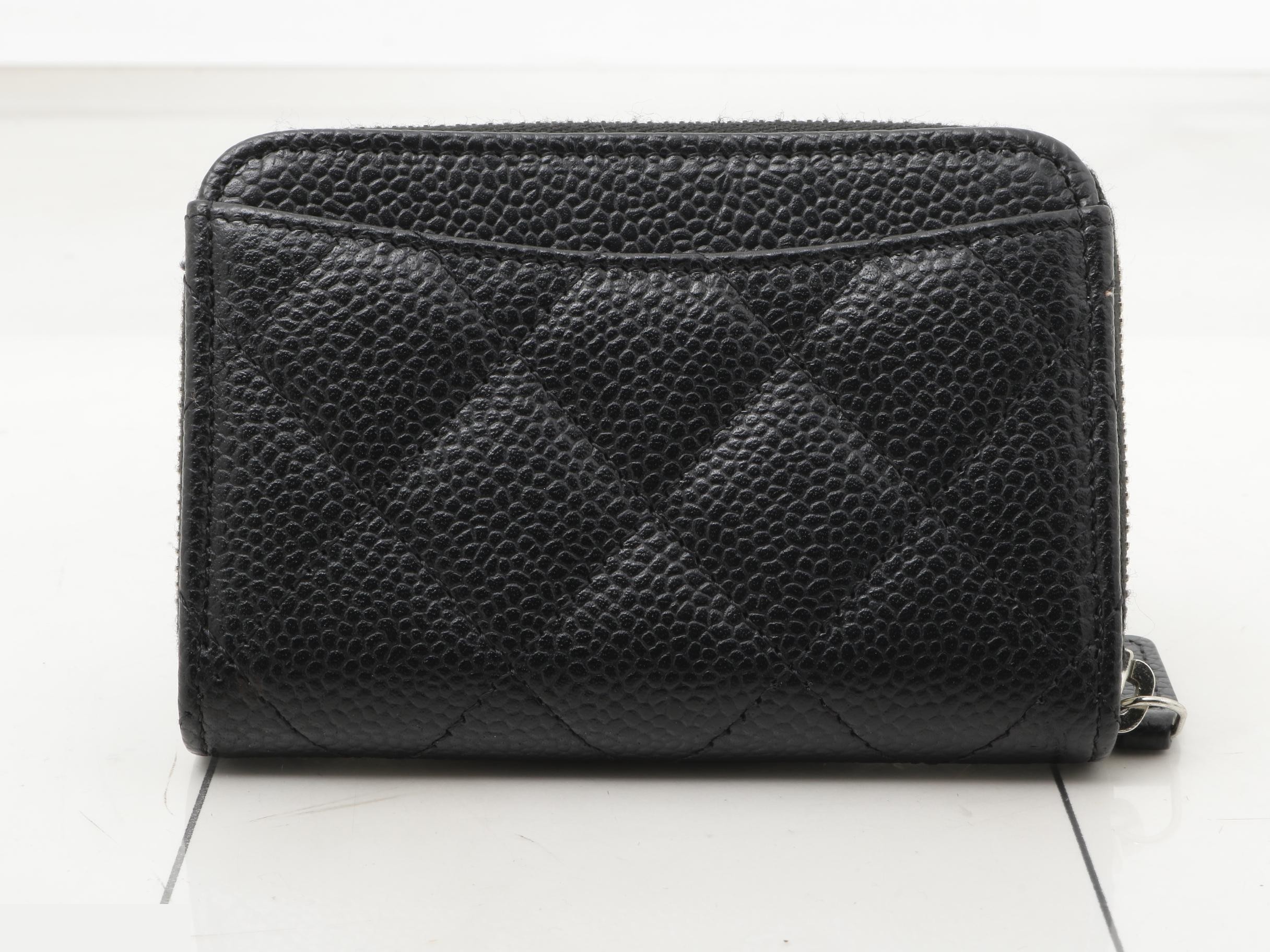 Caviar leather coin case with Coco Mark — view 2