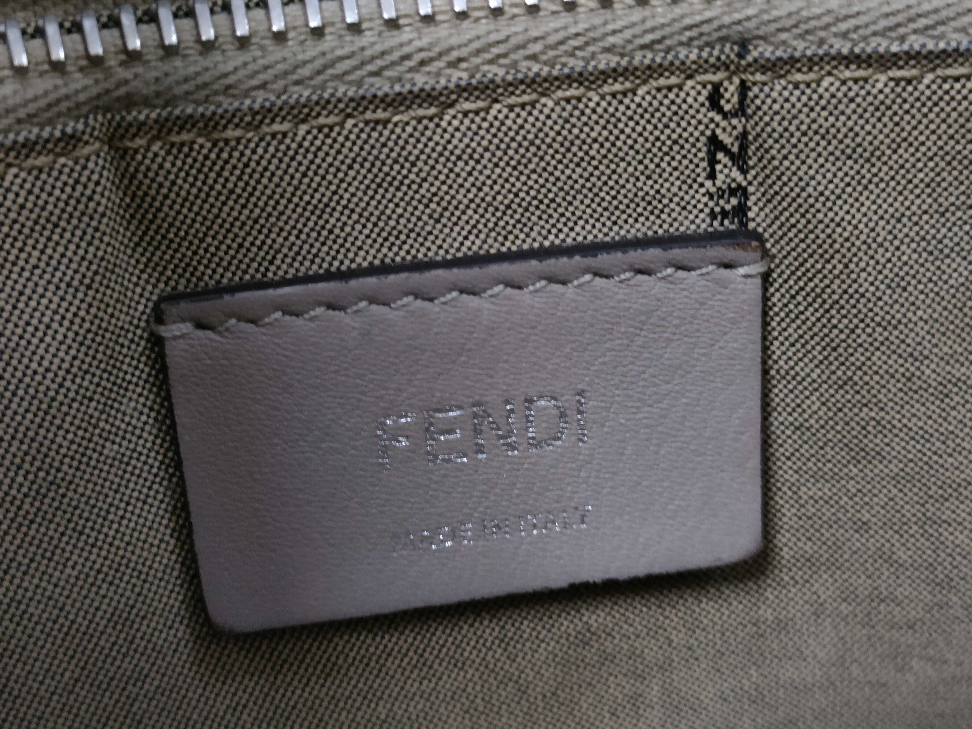 medium handbag — view 12