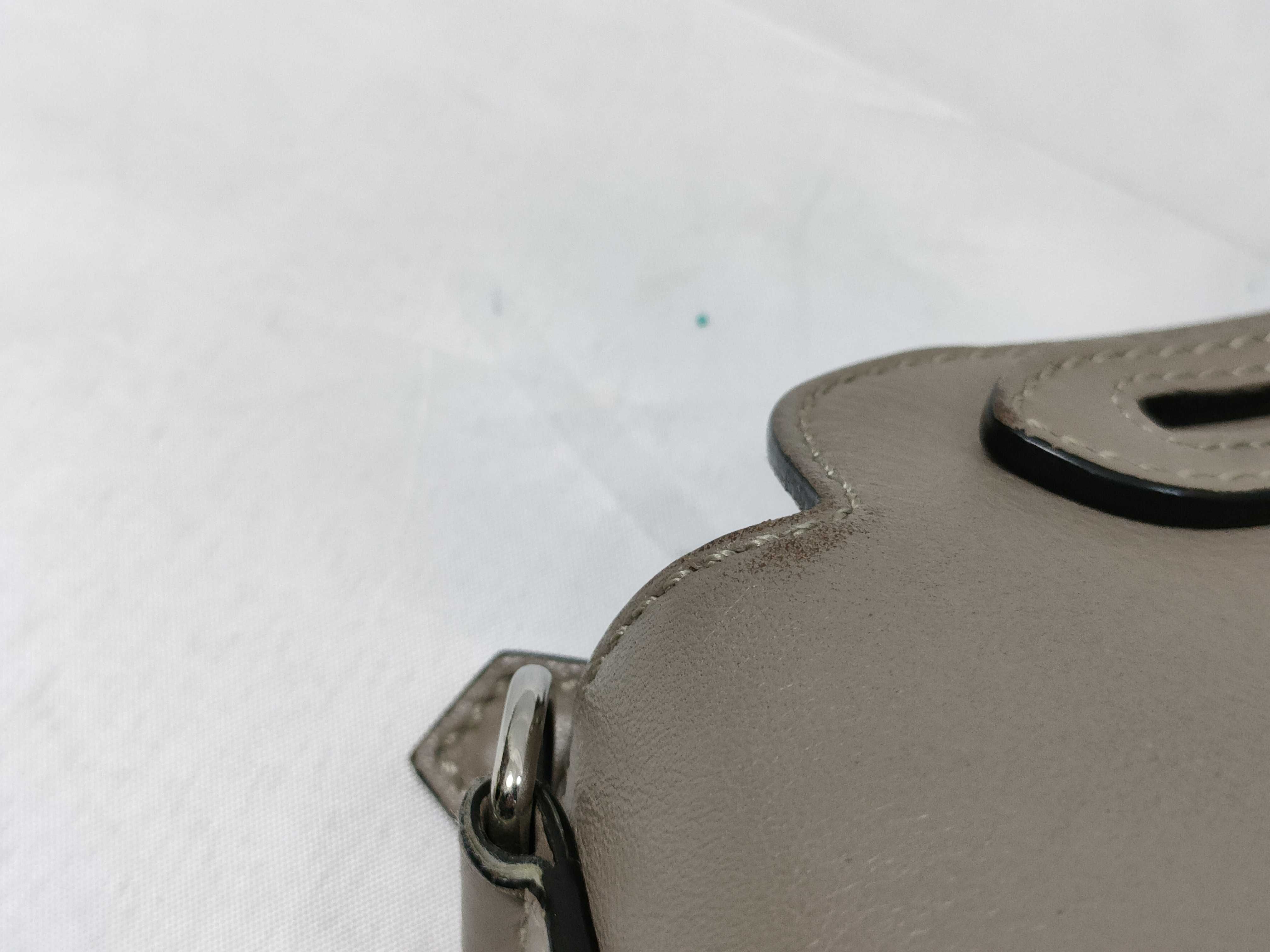 medium handbag — view 15
