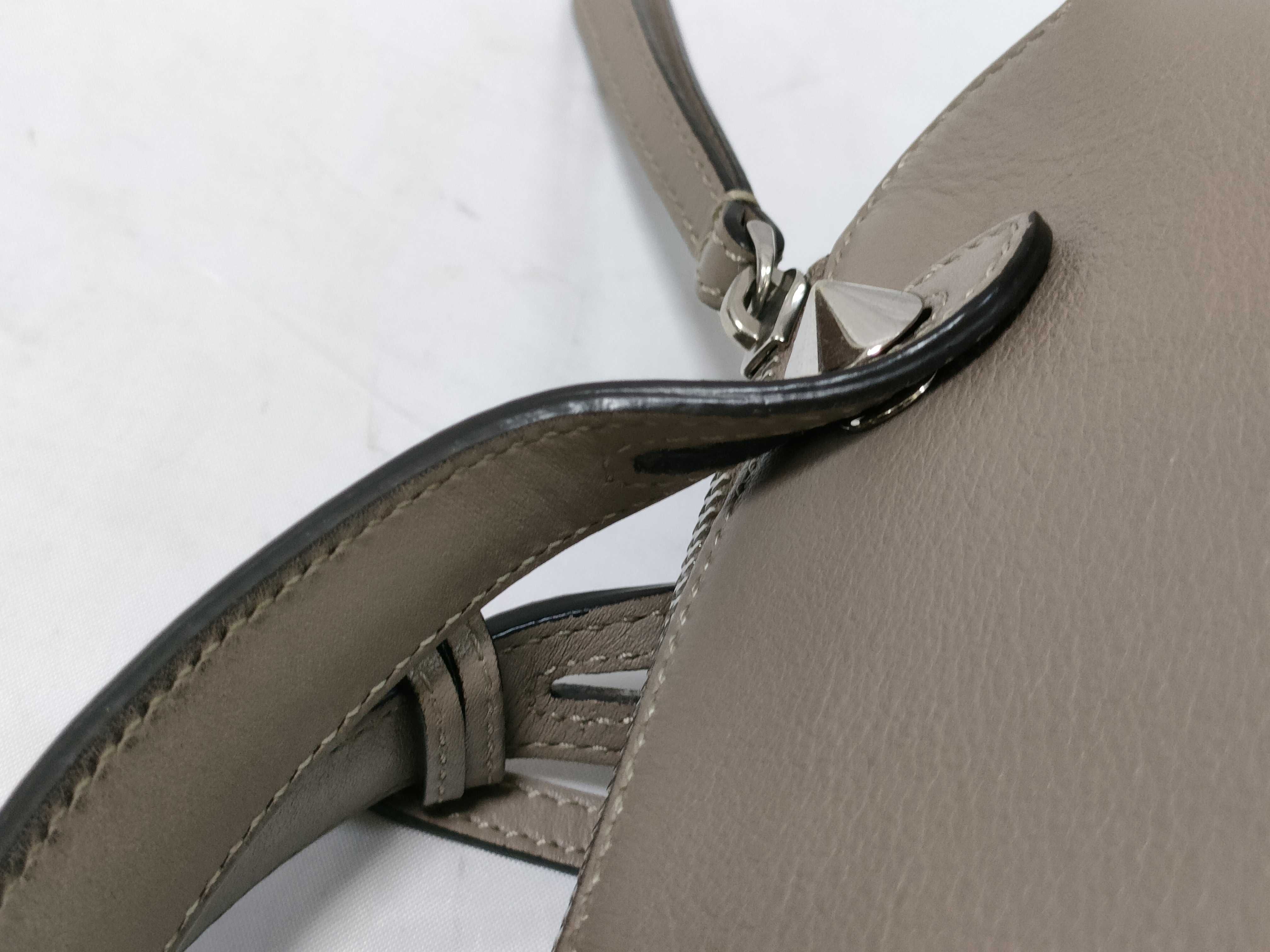 medium handbag — view 5