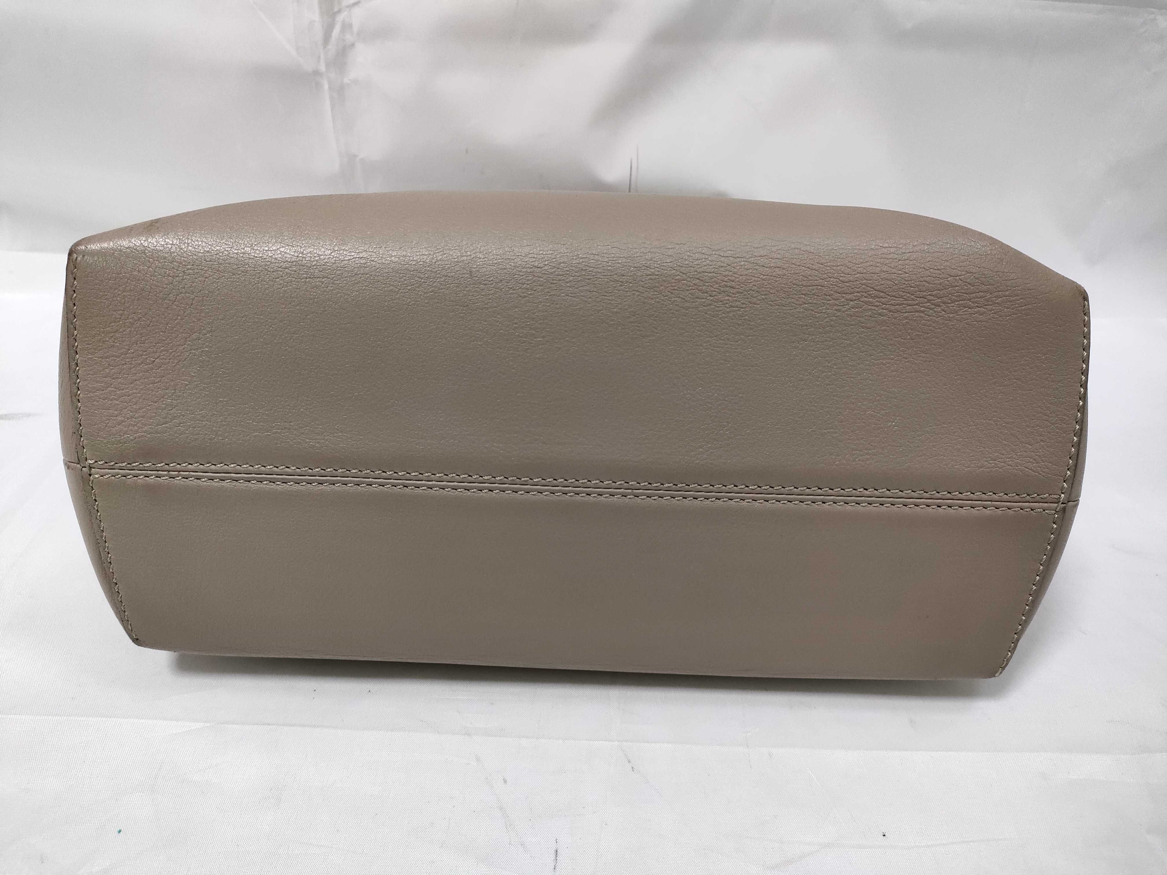 medium handbag — view 7