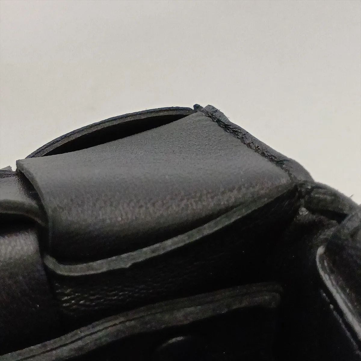 Maxi Intrecciato Cassette Leather Shoulder Bag, Black — view 11