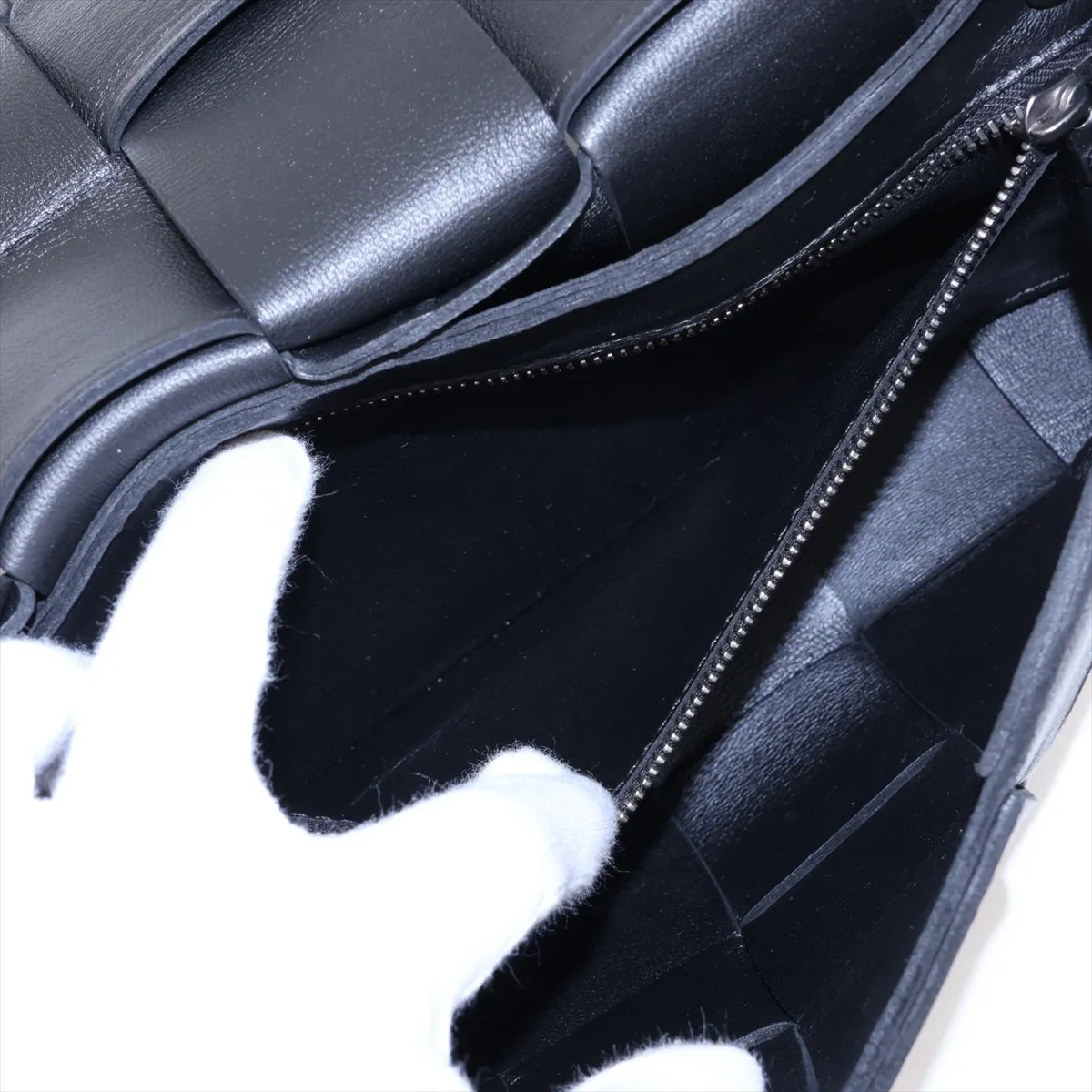 Maxi Intrecciato Cassette Leather Shoulder Bag, Black — view 7