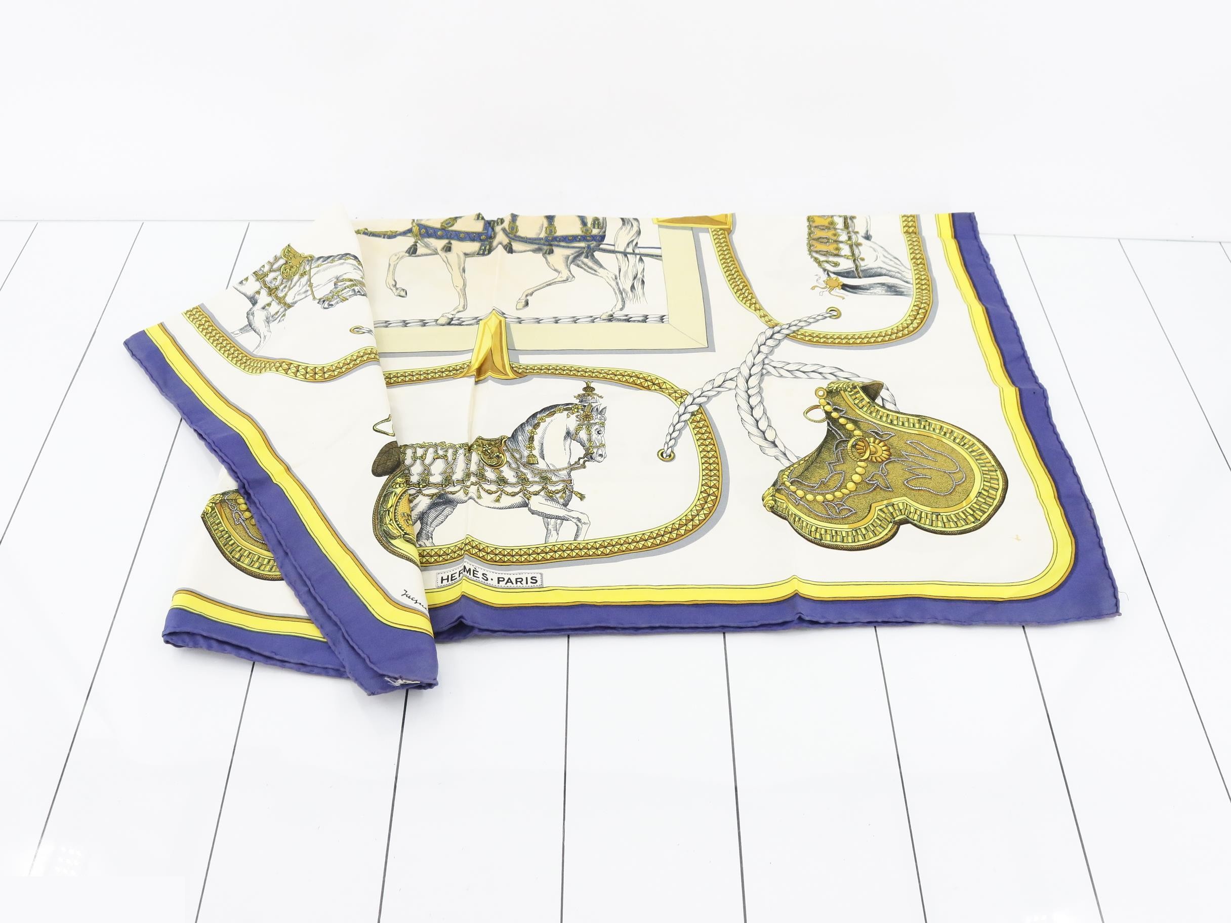 Carre 90 Scarf — view 3