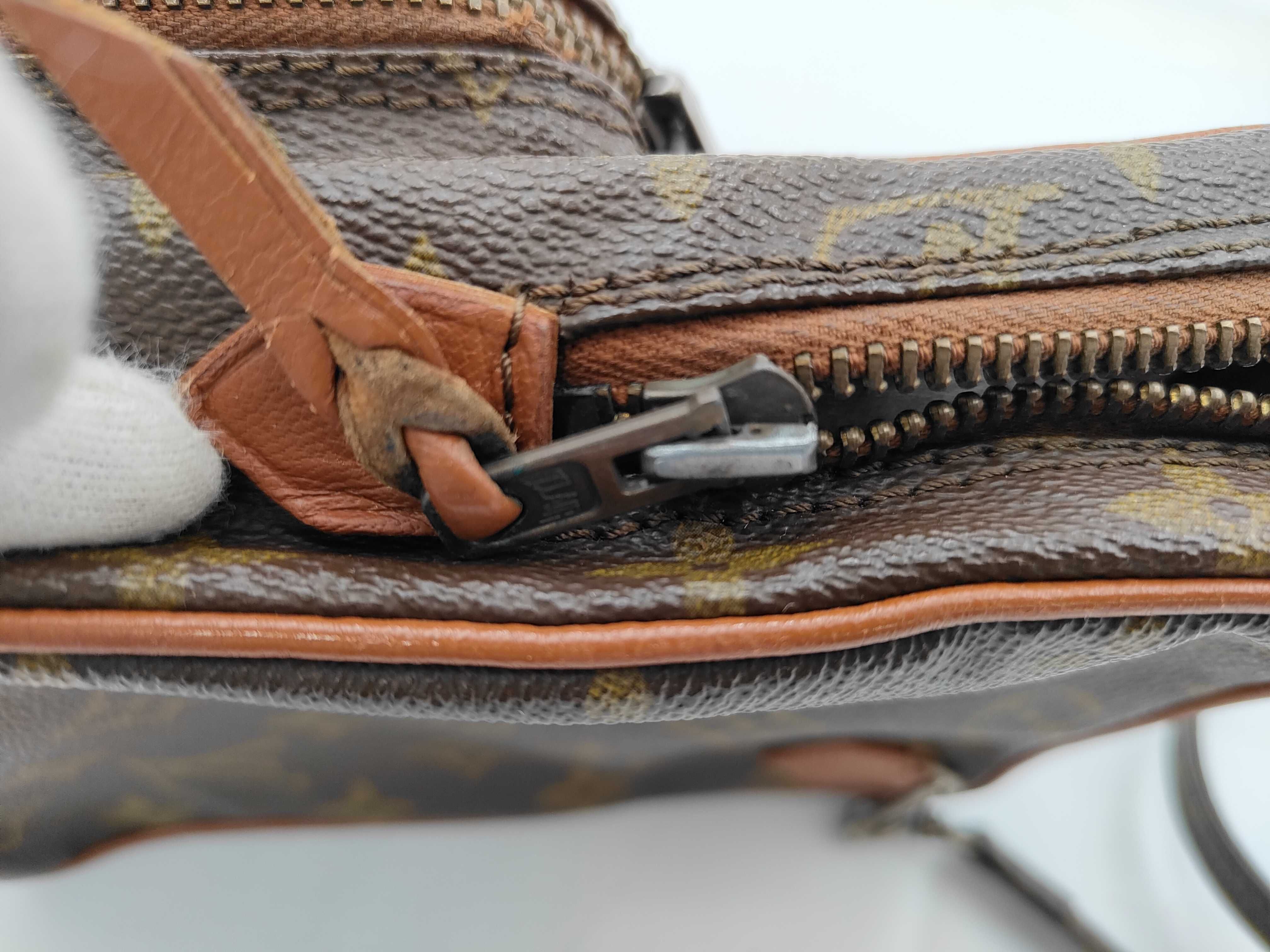 Monogram Shoulder Bag (Old Amazon model) - Zipper loop broken. — view 13