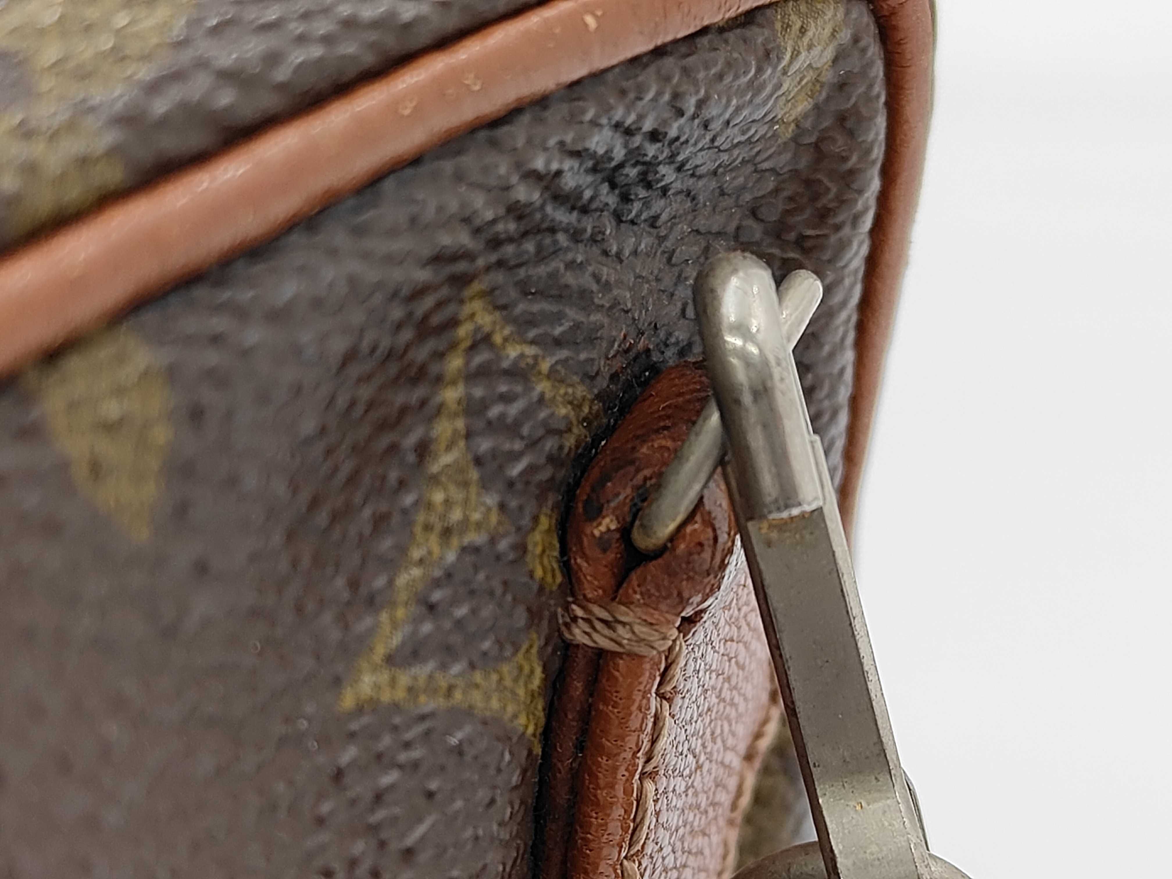 Monogram Shoulder Bag (Old Amazon model) - Zipper loop broken. — view 7