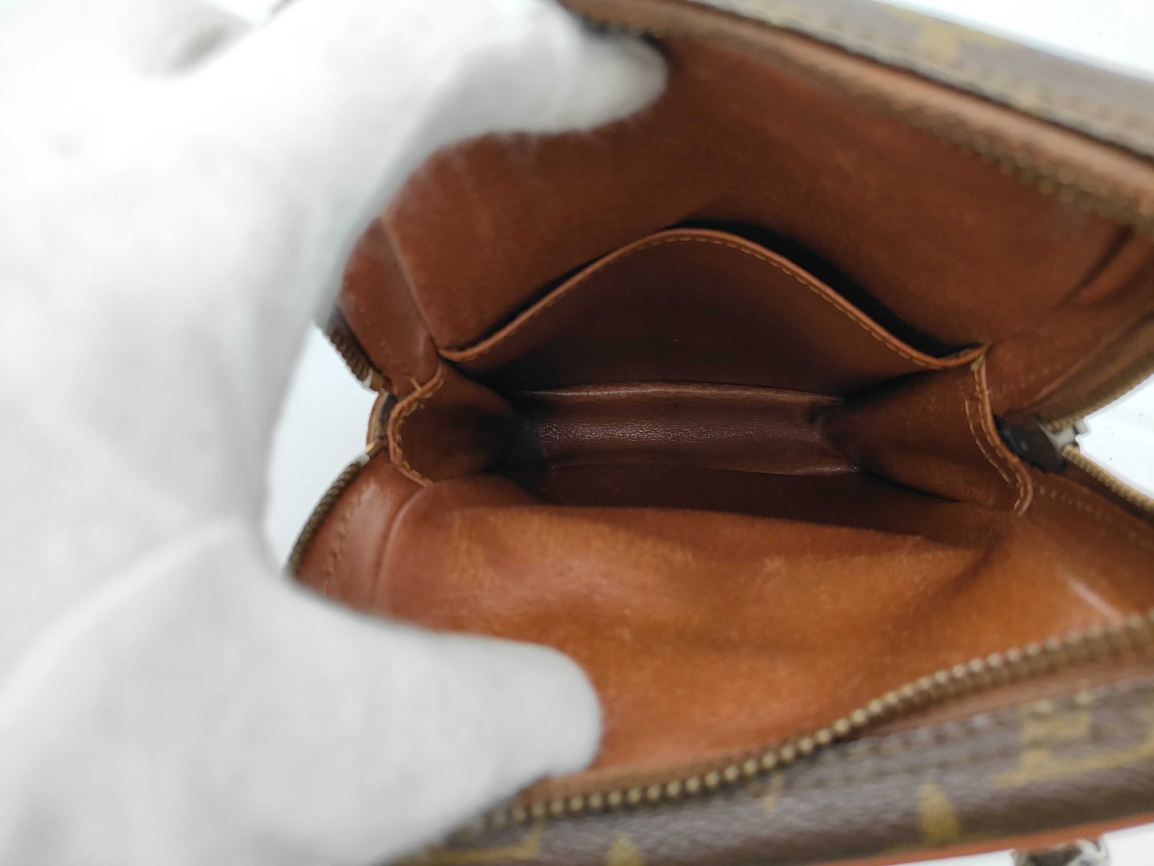 Monogram Shoulder Bag (Old Amazon model) - Zipper loop broken. — view 10