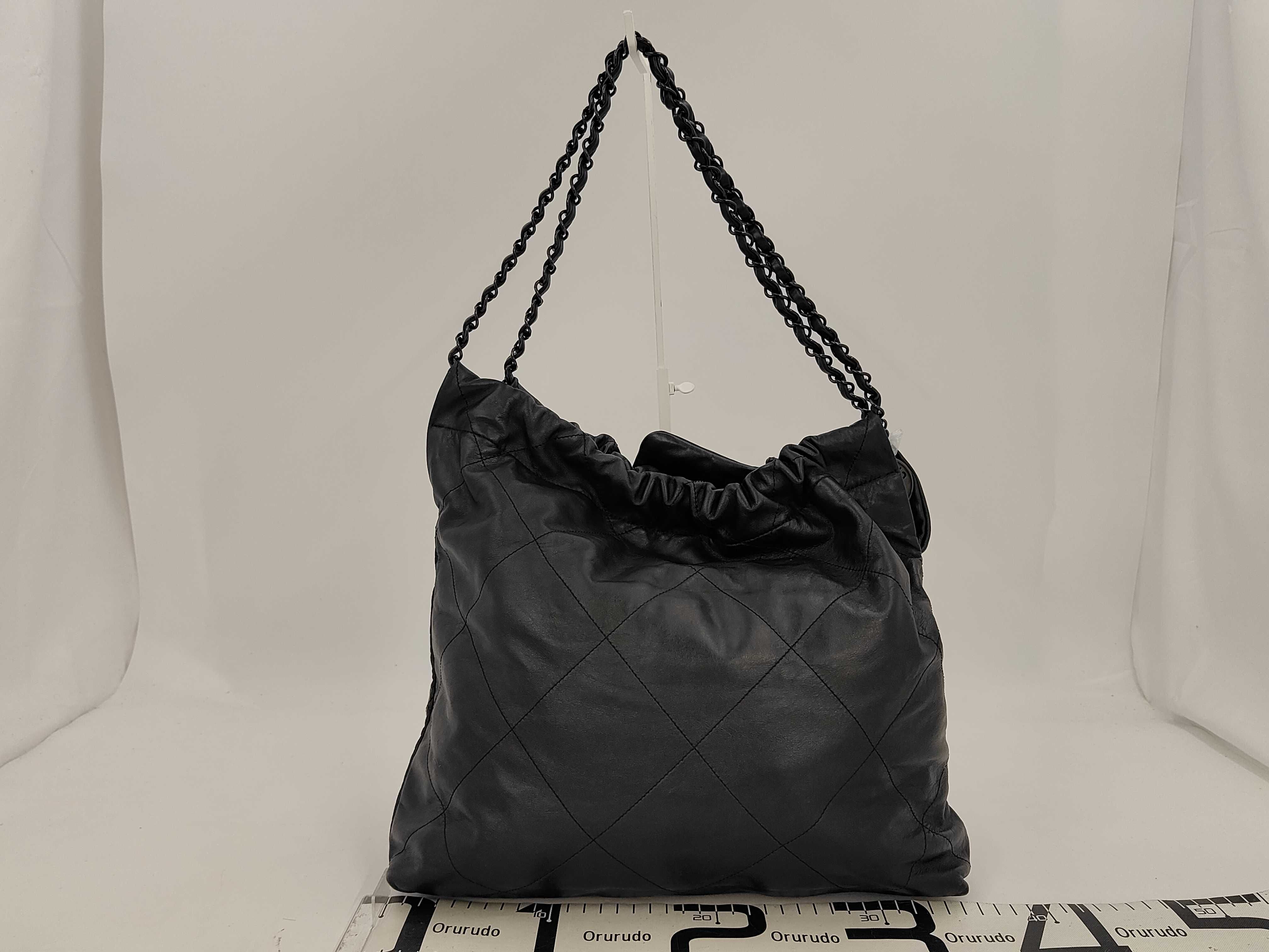 Matelassé Chanel 22 Medium So Black Serial Plate Shoulder Bag — view 2