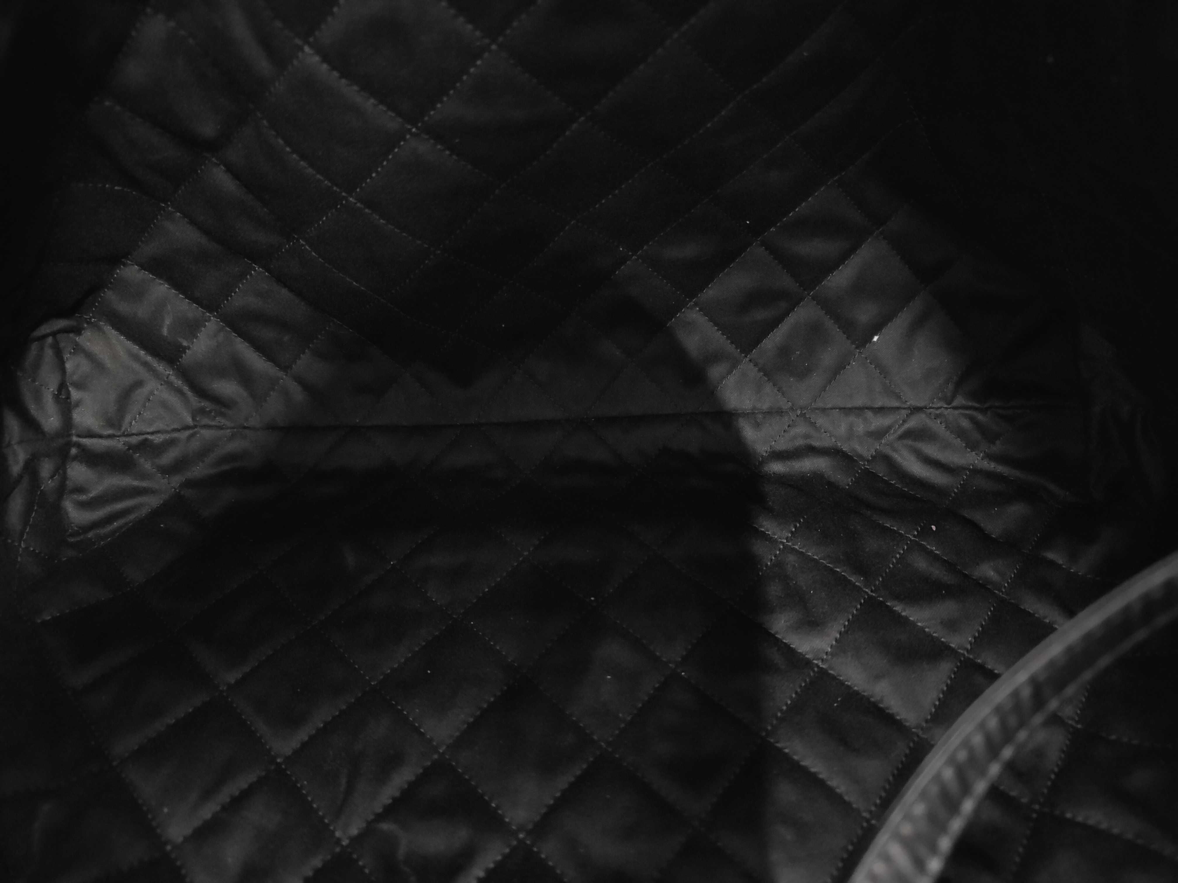 Matelassé Chanel 22 Medium So Black Serial Plate Shoulder Bag — view 8