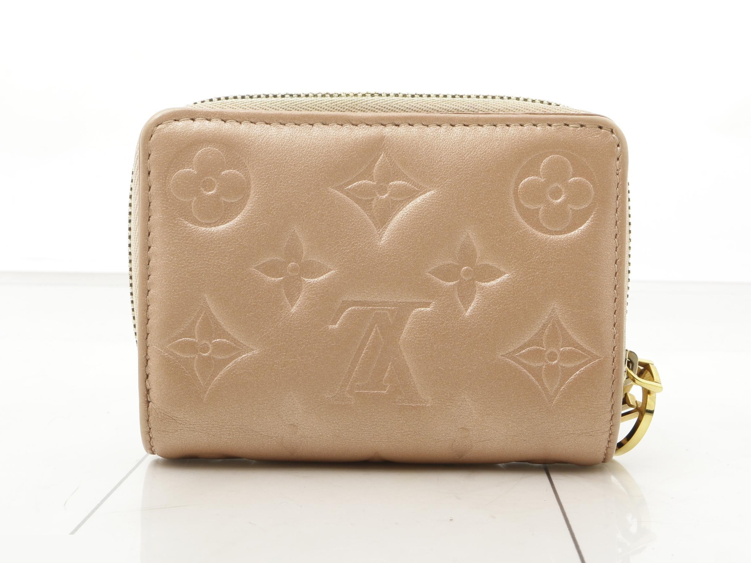 Monogram Coussin Embossed Portefeuille Lou Rose Gold RFID — view 2