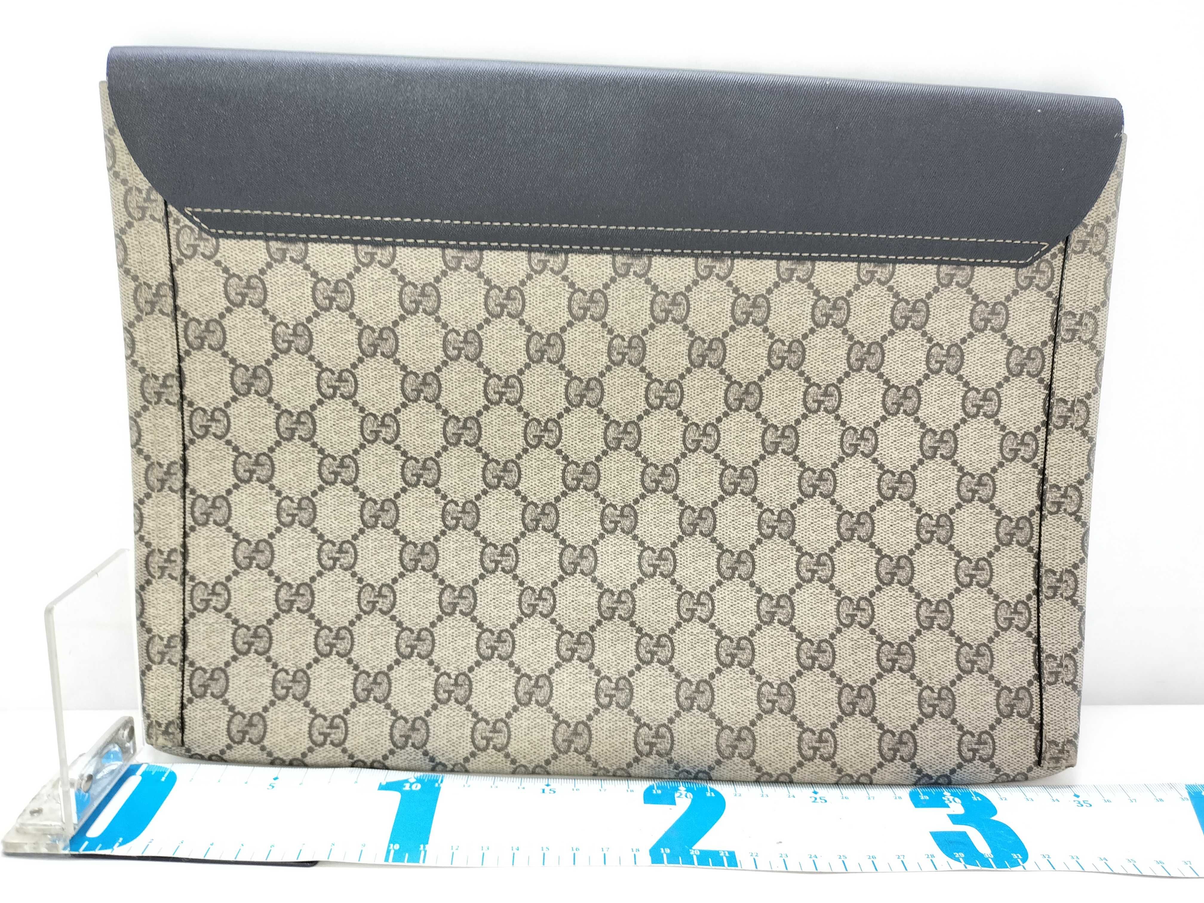 GG Supreme Gucci GG pattern clutch bag, black clutch bag — view 2