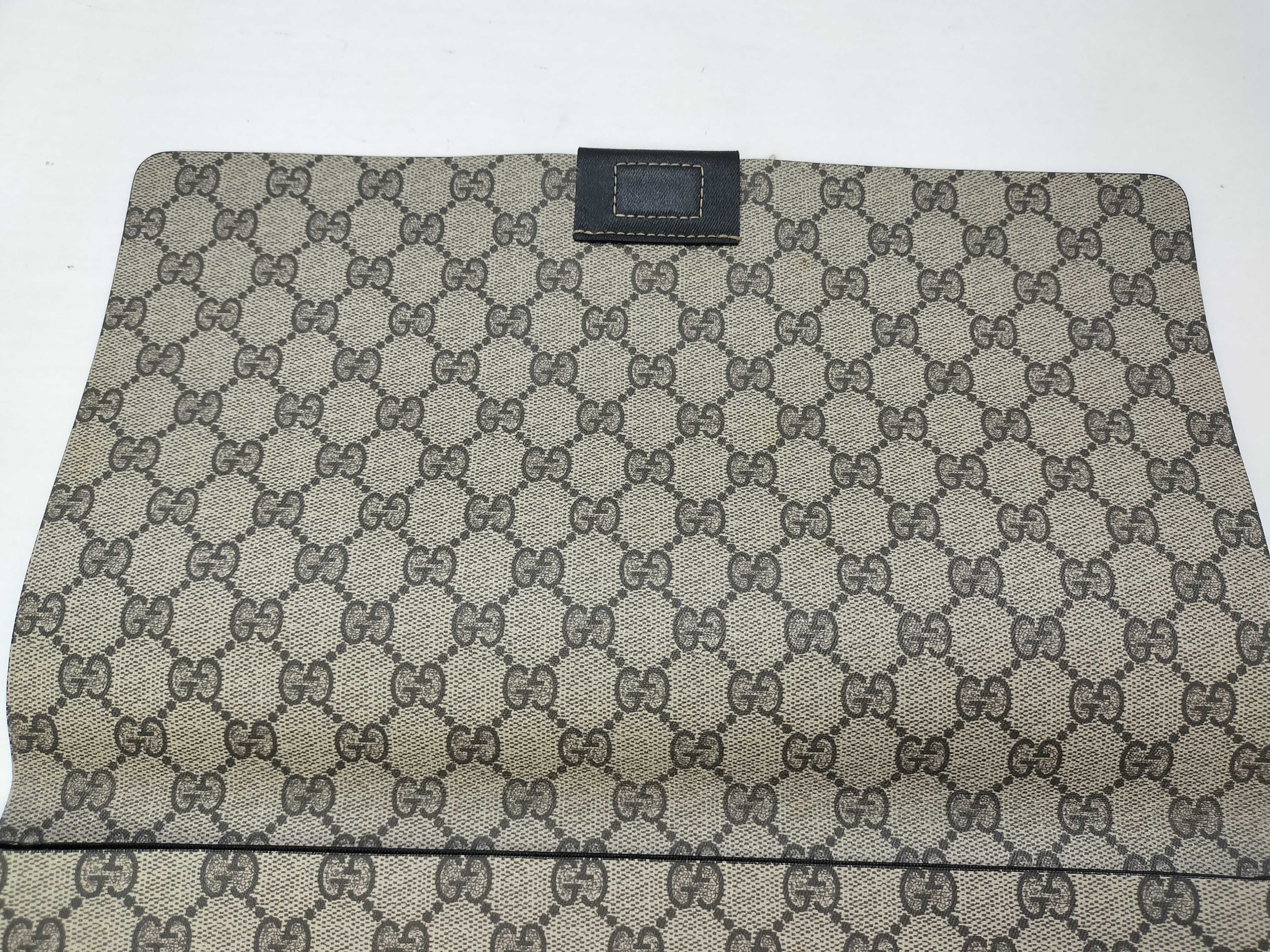 GG Supreme Gucci GG pattern clutch bag, black clutch bag — view 7
