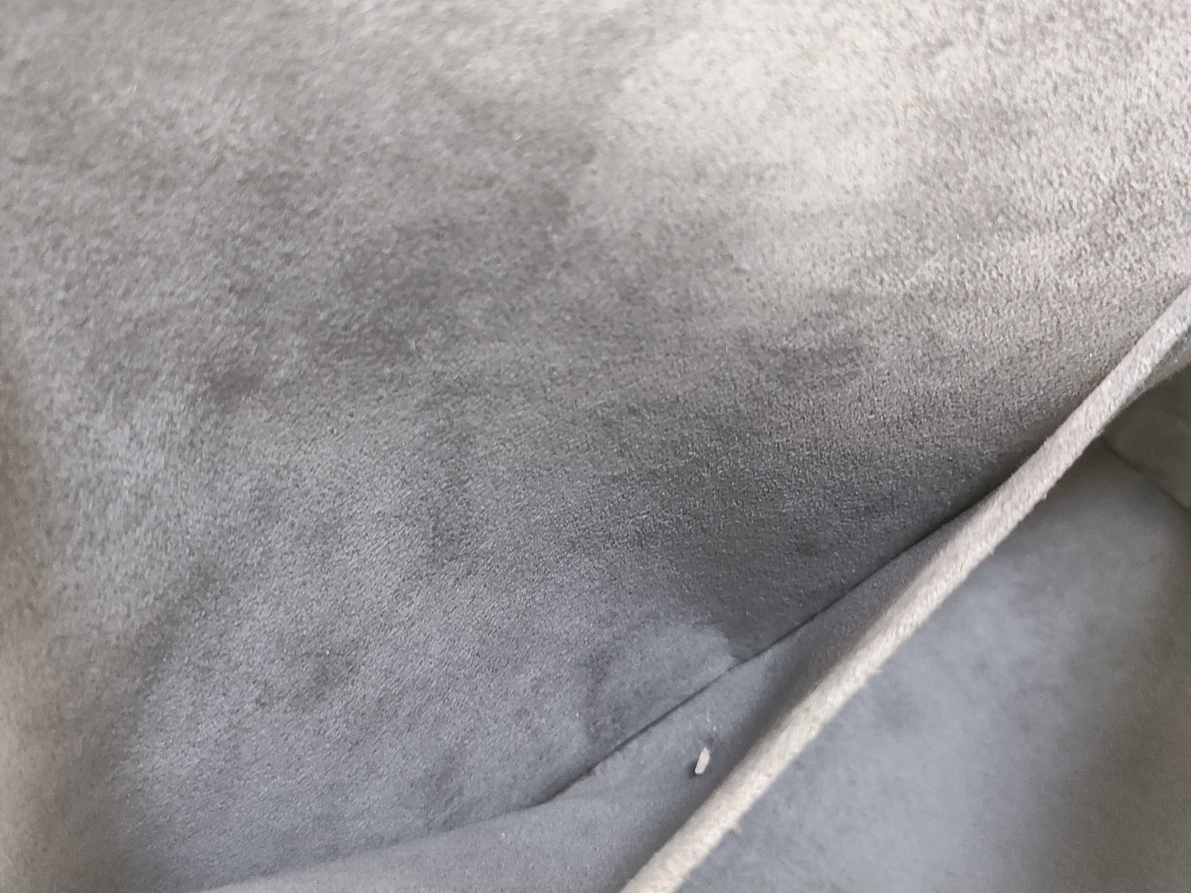 Epi Louis Vuitton Alma Handbag — view 11