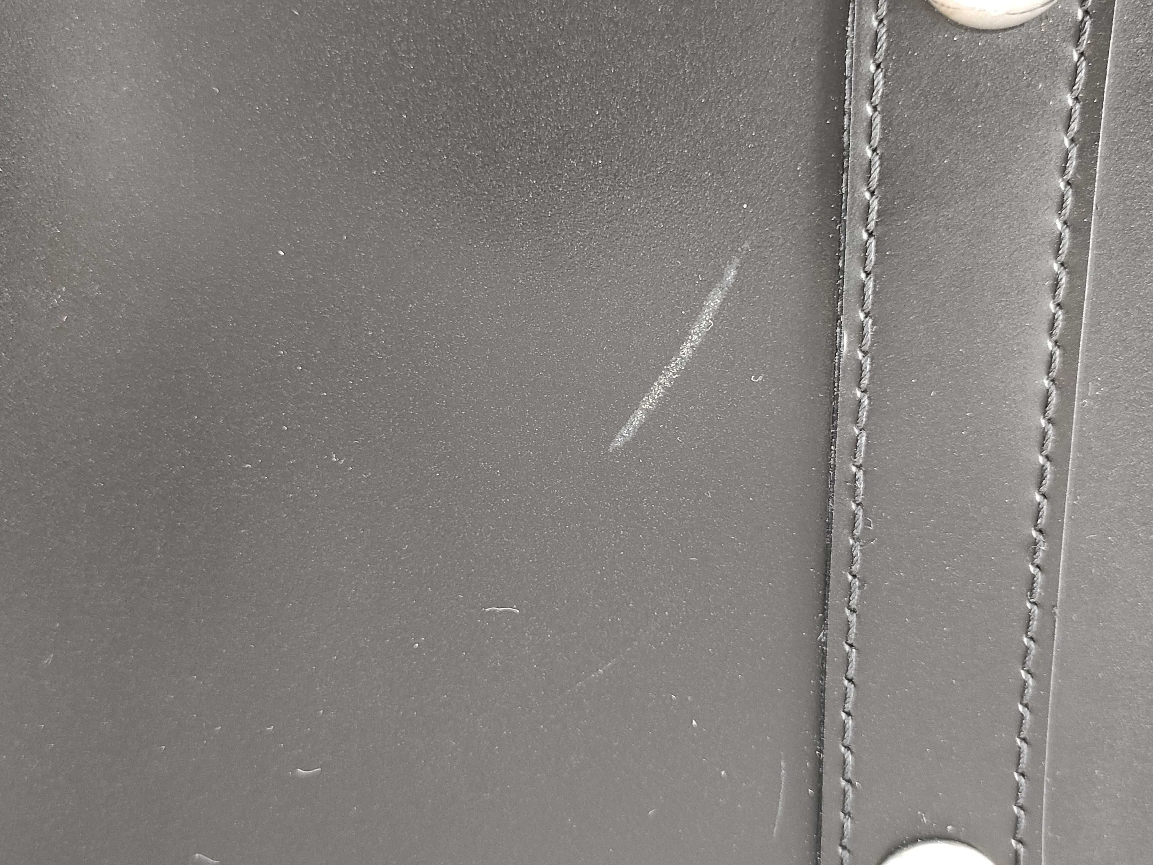 Epi Louis Vuitton Alma Handbag — view 15