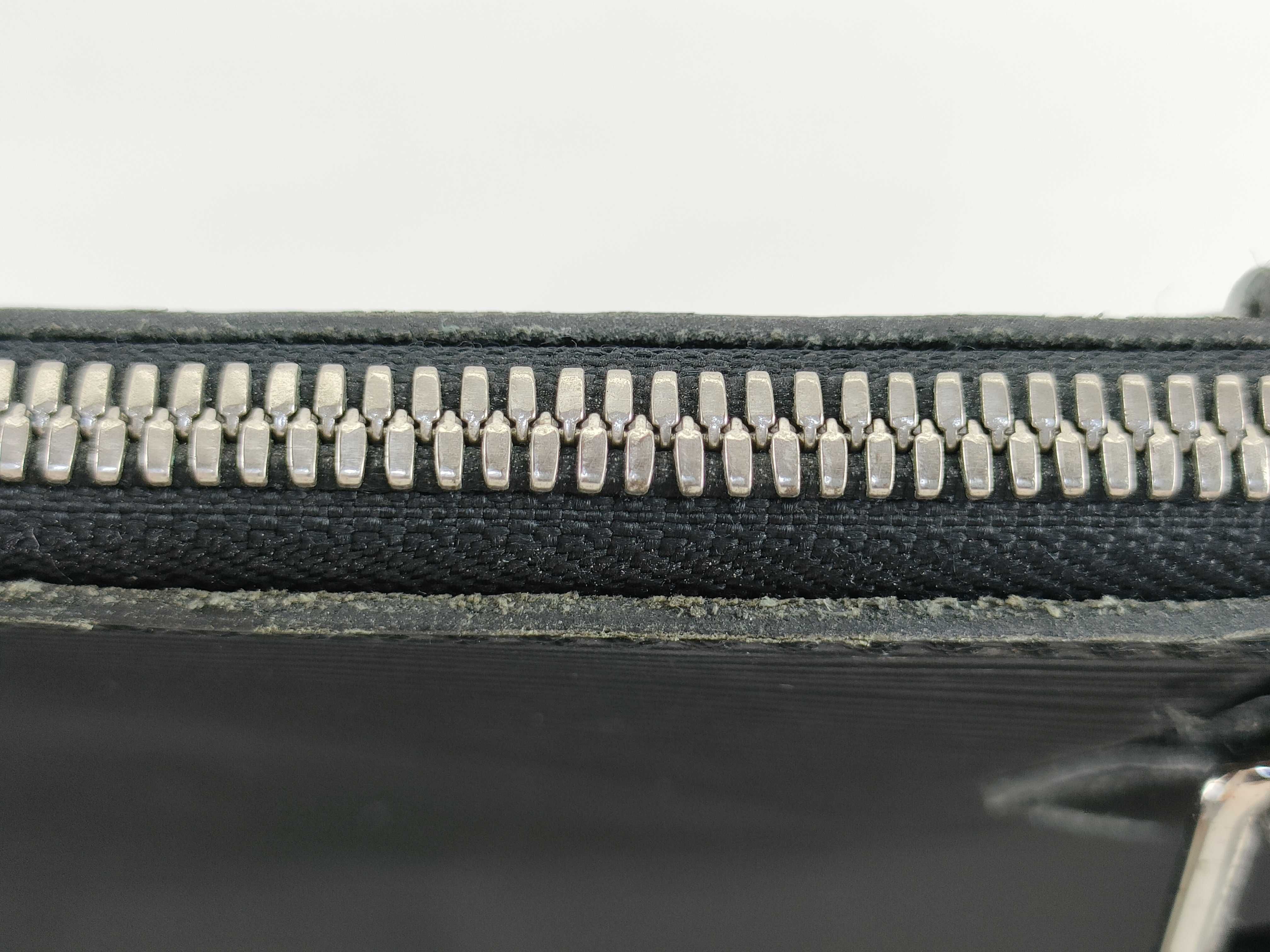 Epi Louis Vuitton Alma Handbag — view 6