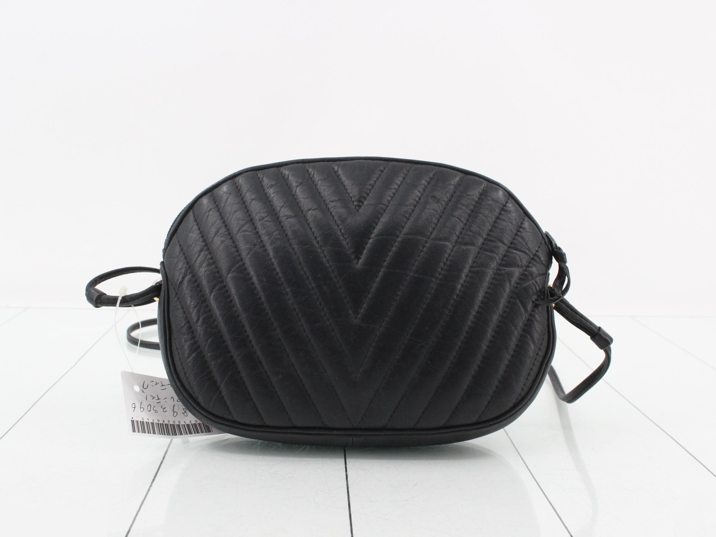 Crossbody shoulder bag, quilted leather, black, W22 H16 D4 — view 2