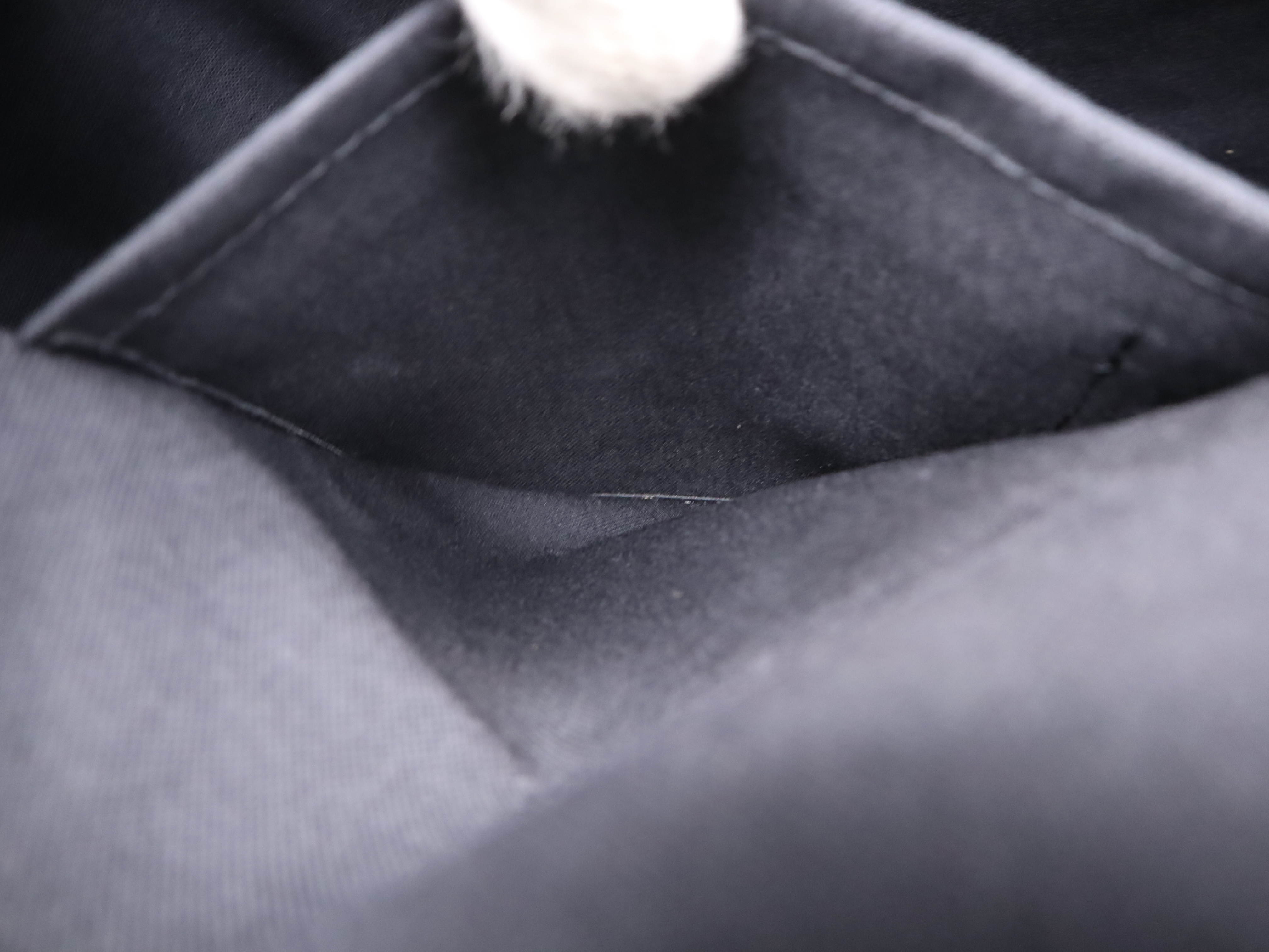 N41105 Graphite Mic GM Shoulder Bag — view 12