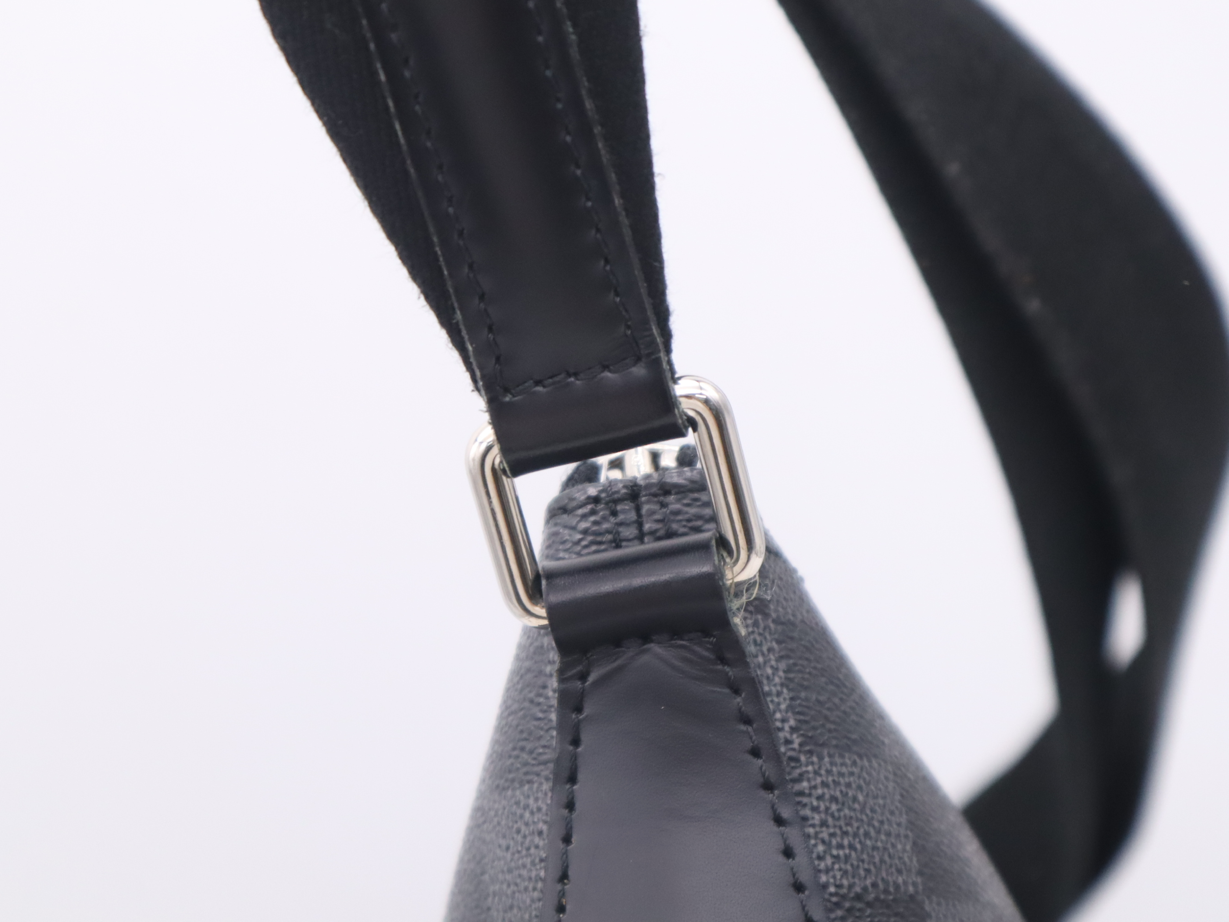 N41105 Graphite Mic GM Shoulder Bag — view 7
