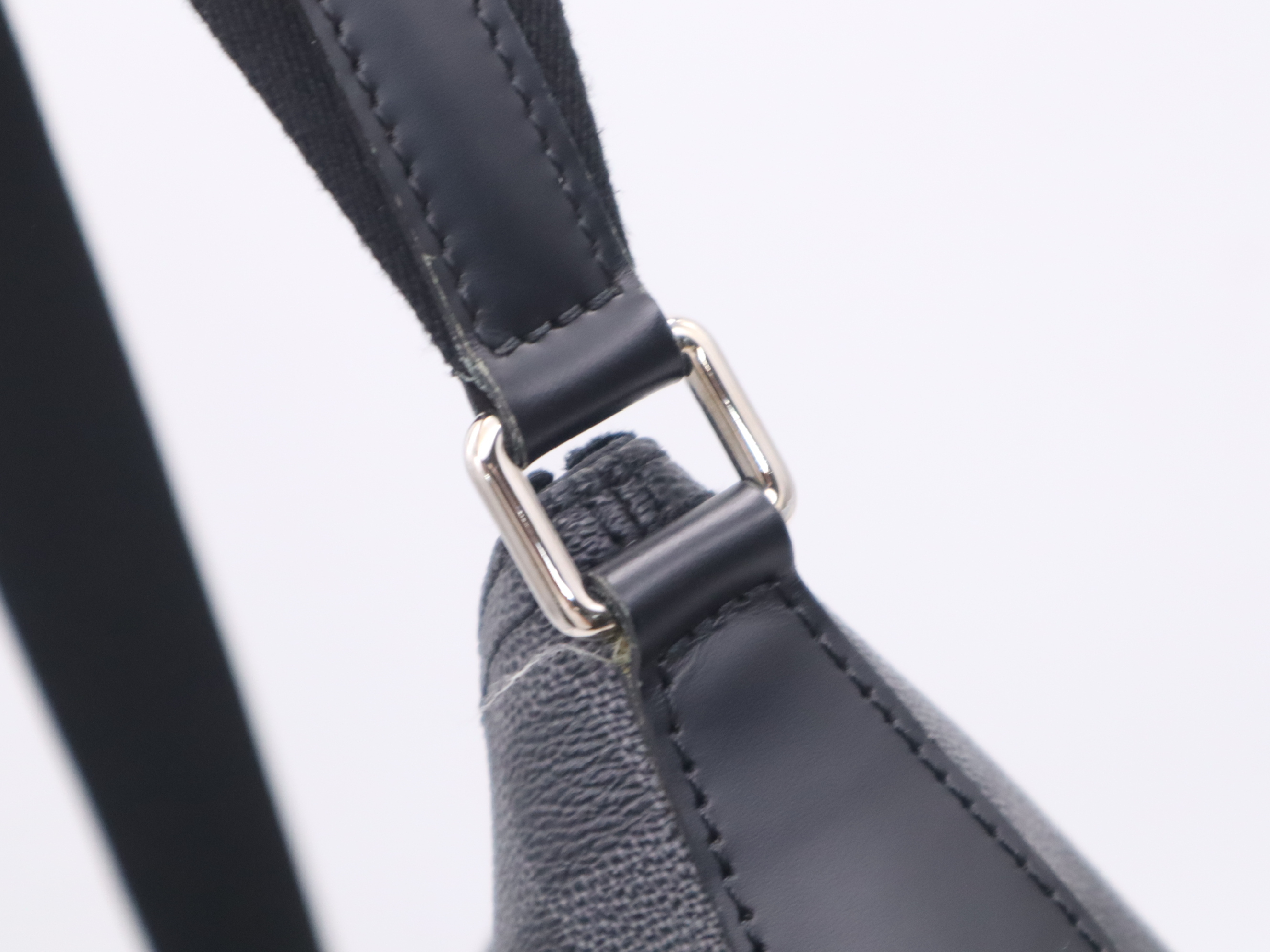 N41105 Graphite Mic GM Shoulder Bag — view 8