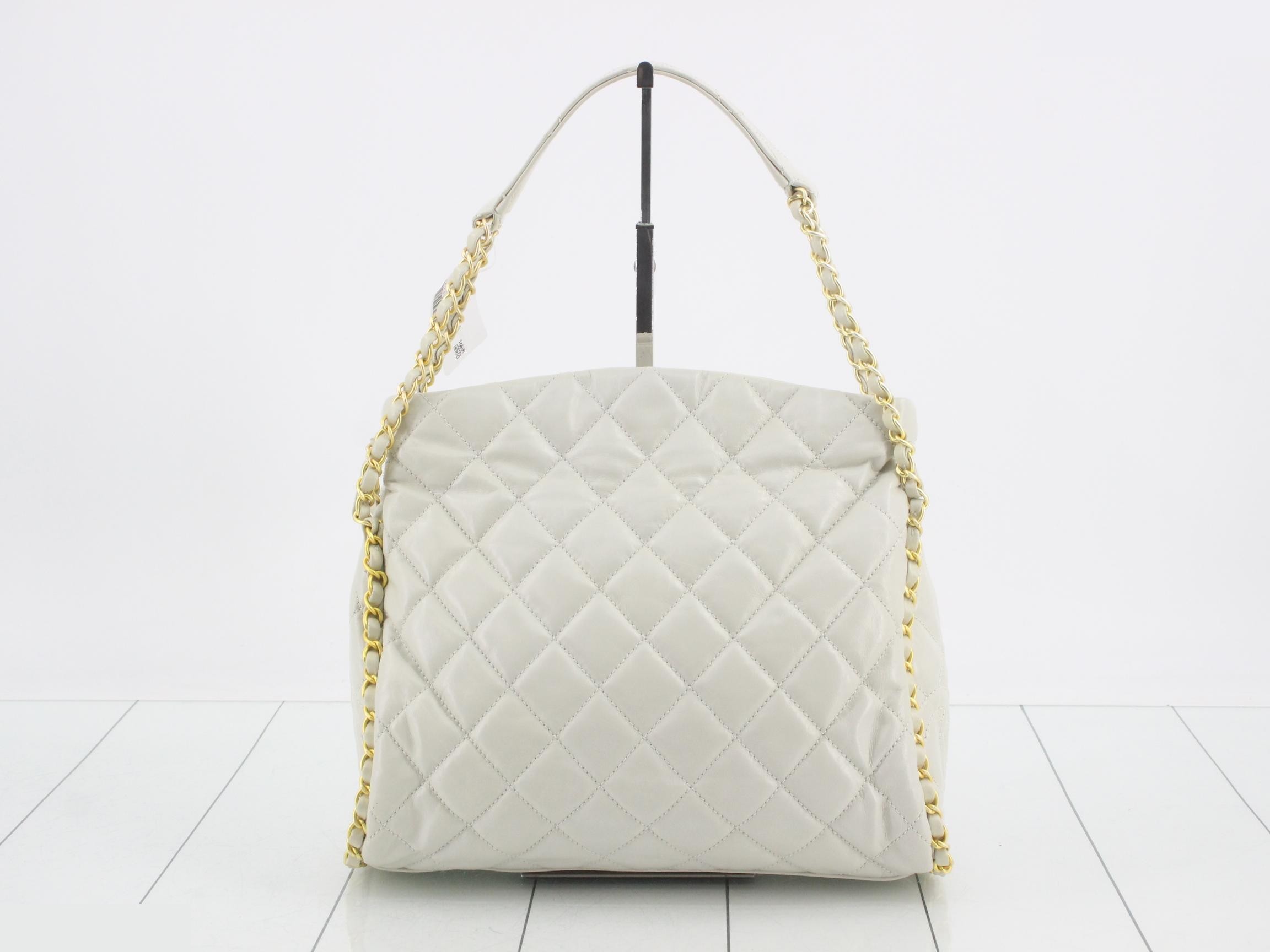 Matelassé (bag) - Shoulder bag — view 2
