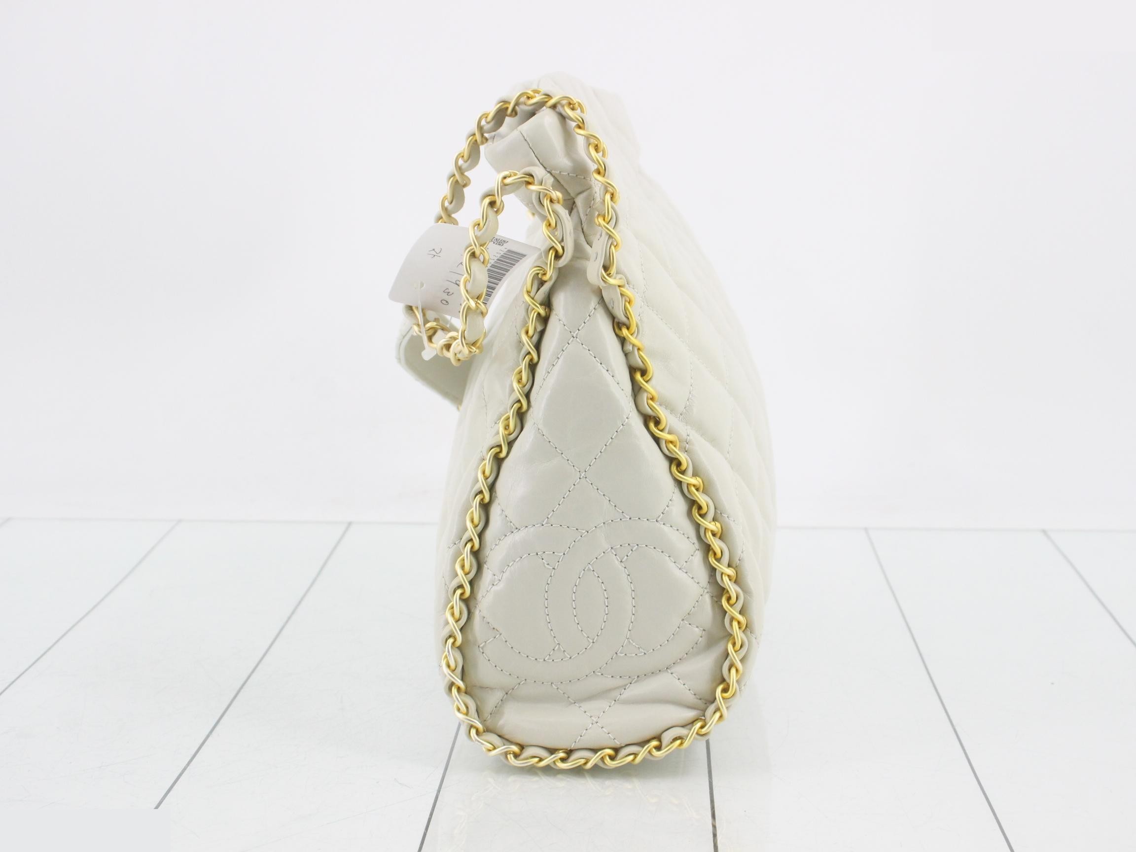 Matelassé (bag) - Shoulder bag — view 3