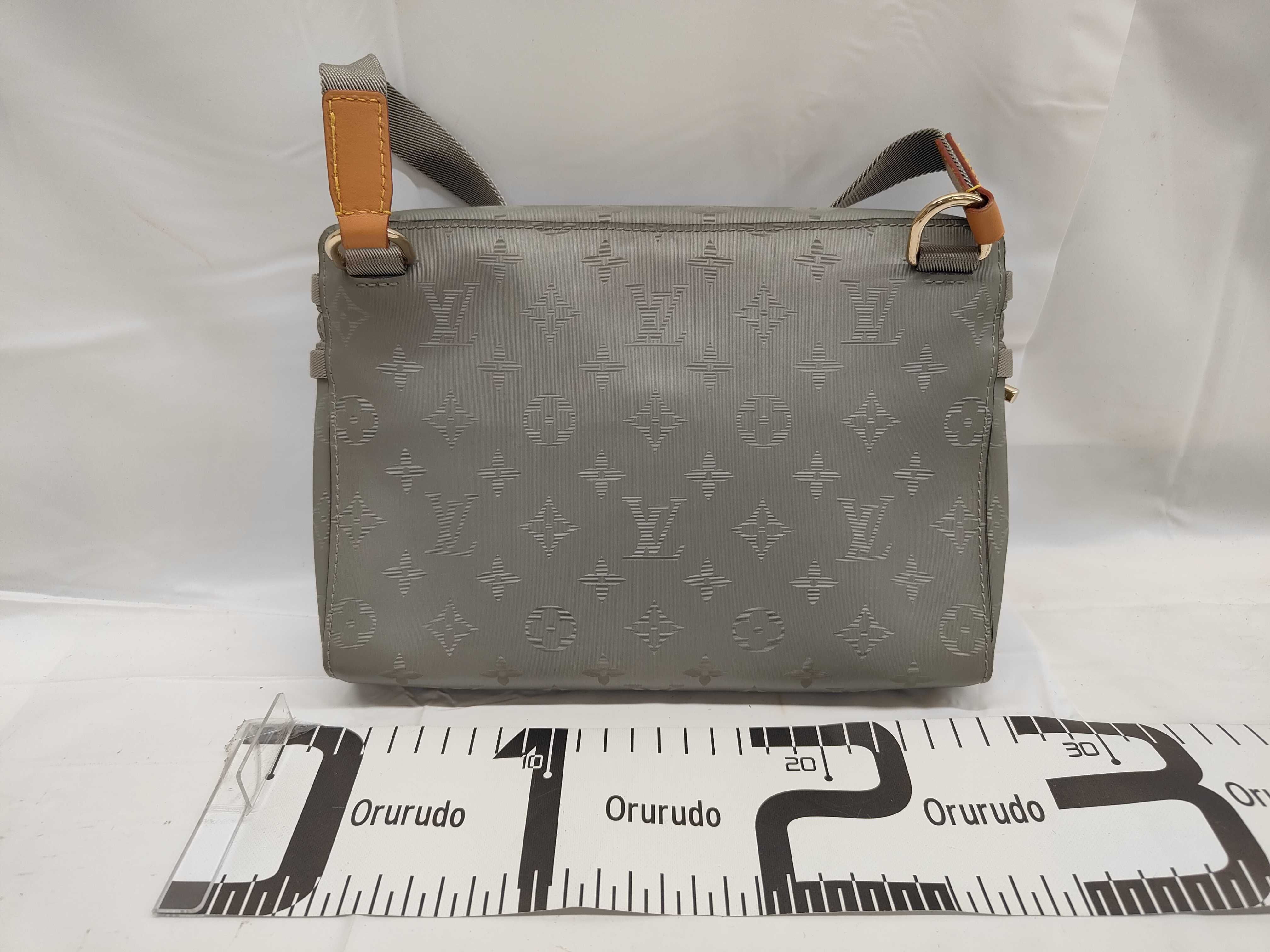 Monogram Titanium Messenger PM M43889 PL2128 Khaki x Brown Shoulder Bag — view 2