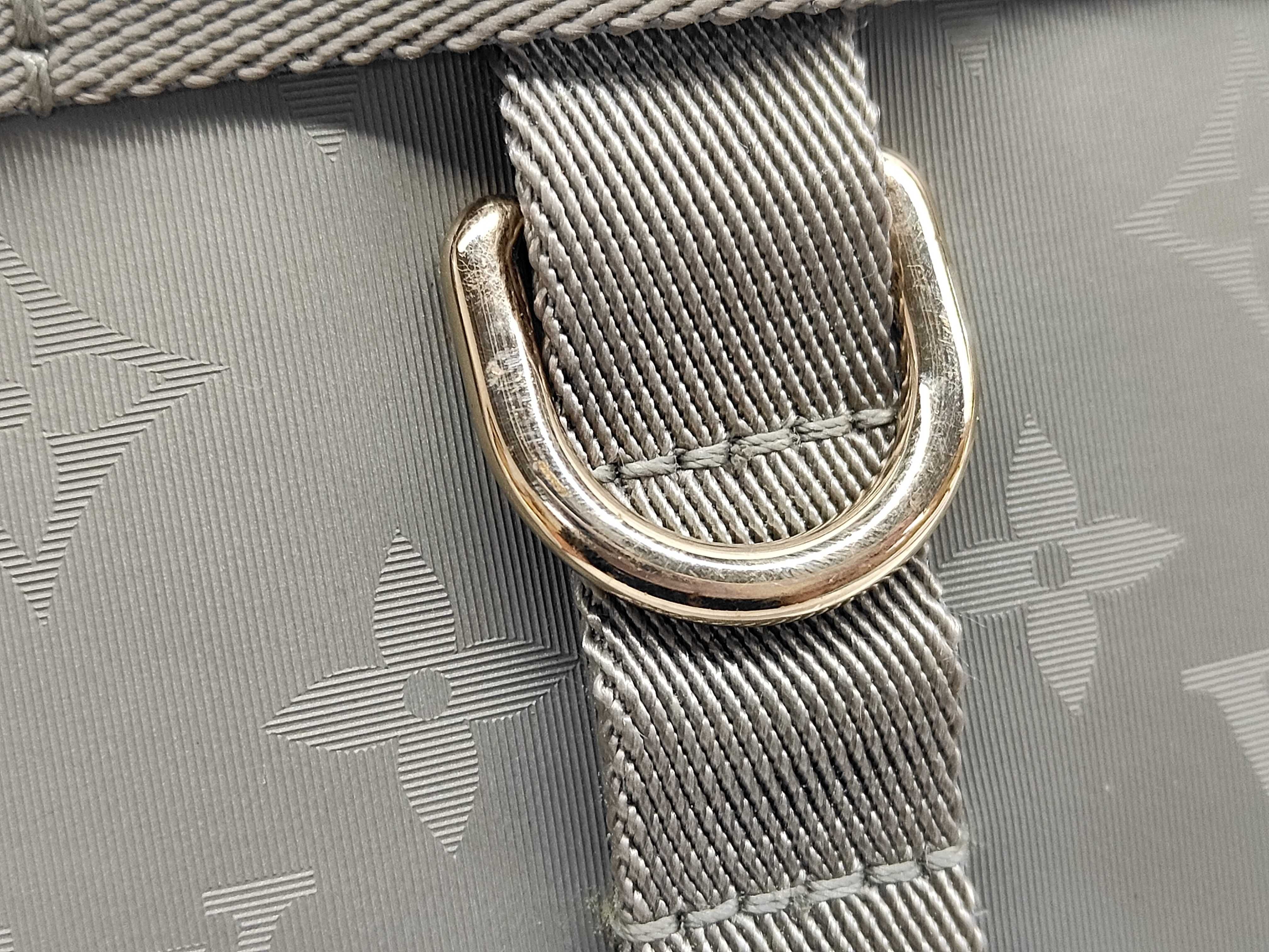 Monogram Titanium Messenger PM M43889 PL2128 Khaki x Brown Shoulder Bag — view 9