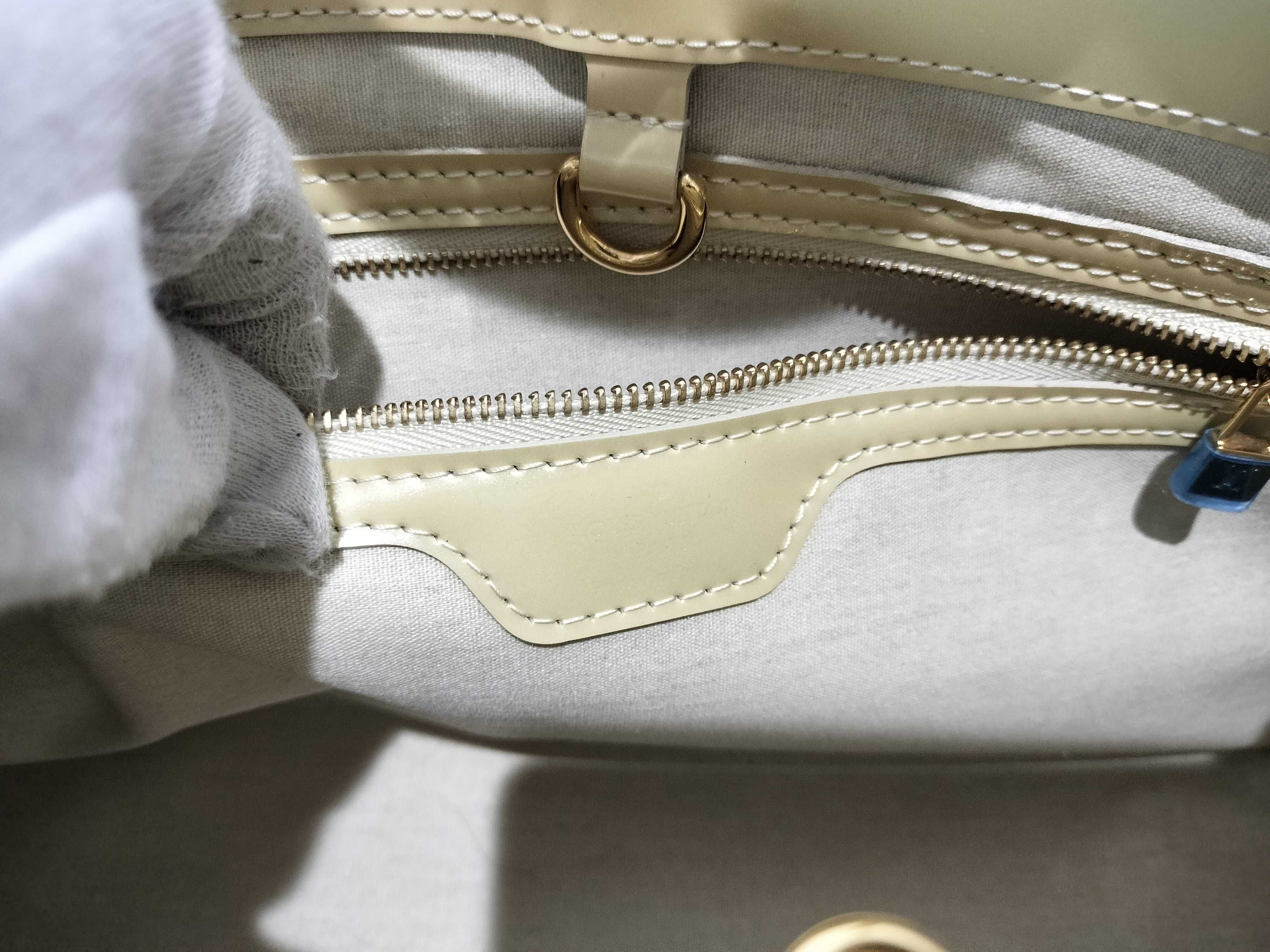 Vernis Wilshire PM Handbag — view 11