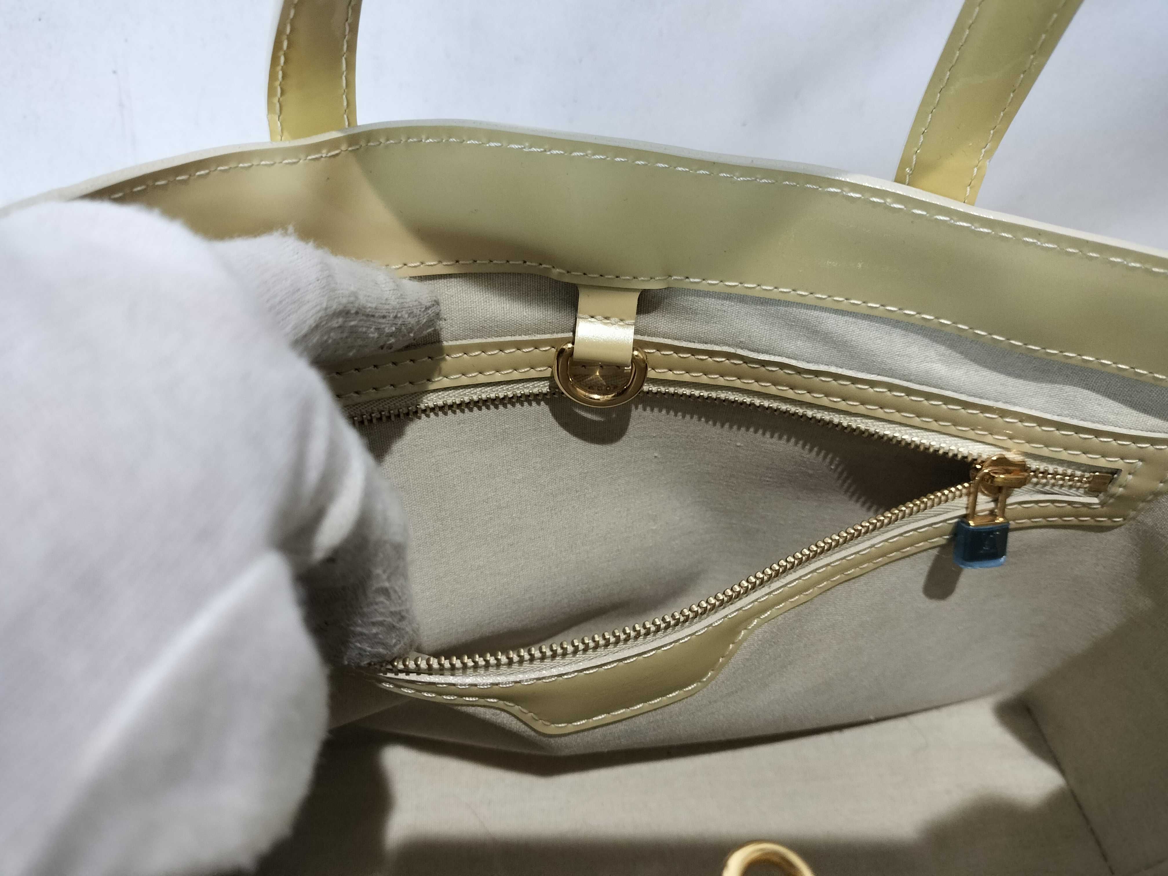 Vernis Wilshire PM Handbag — view 10