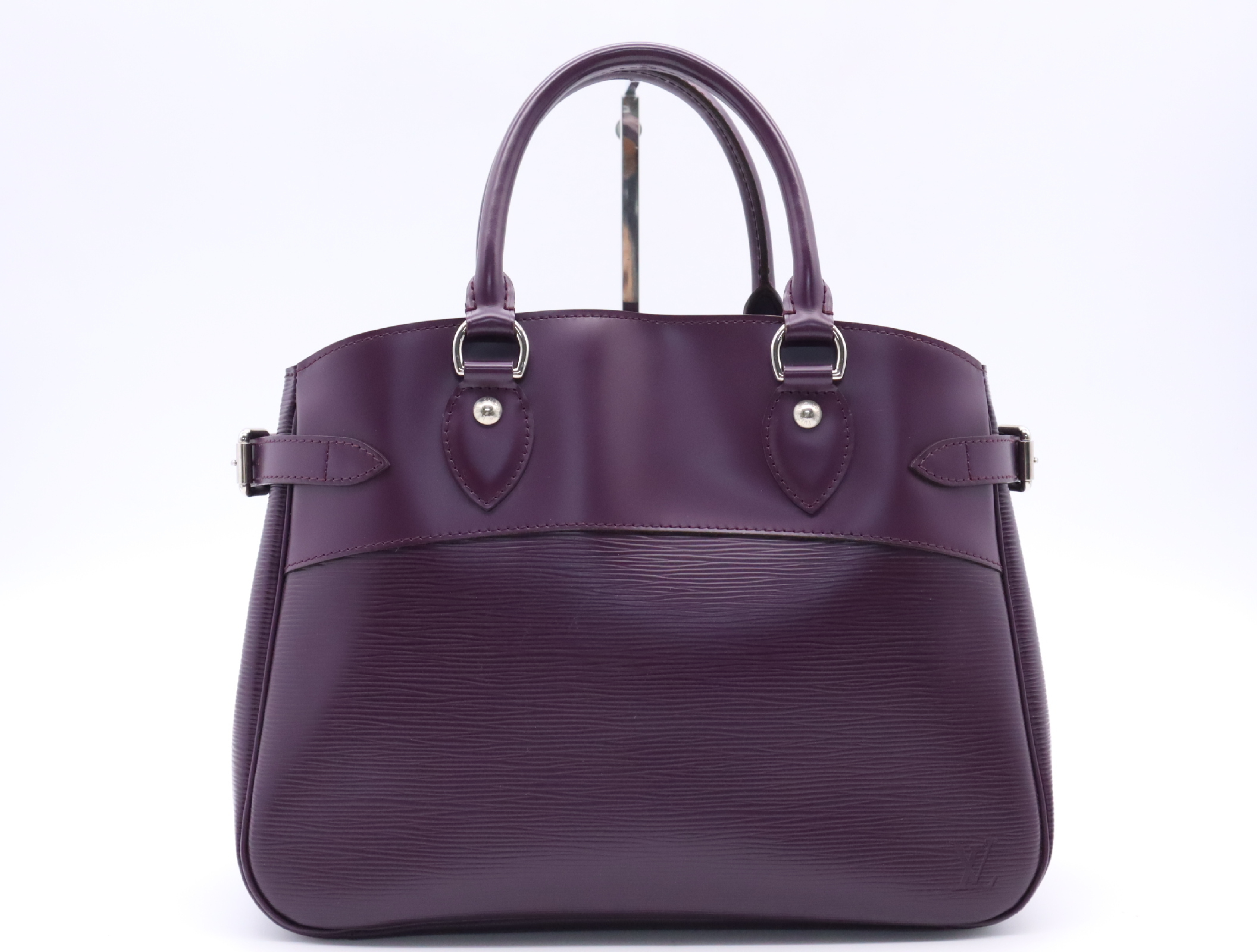 M5926K Epi Passy Cassis Handbag