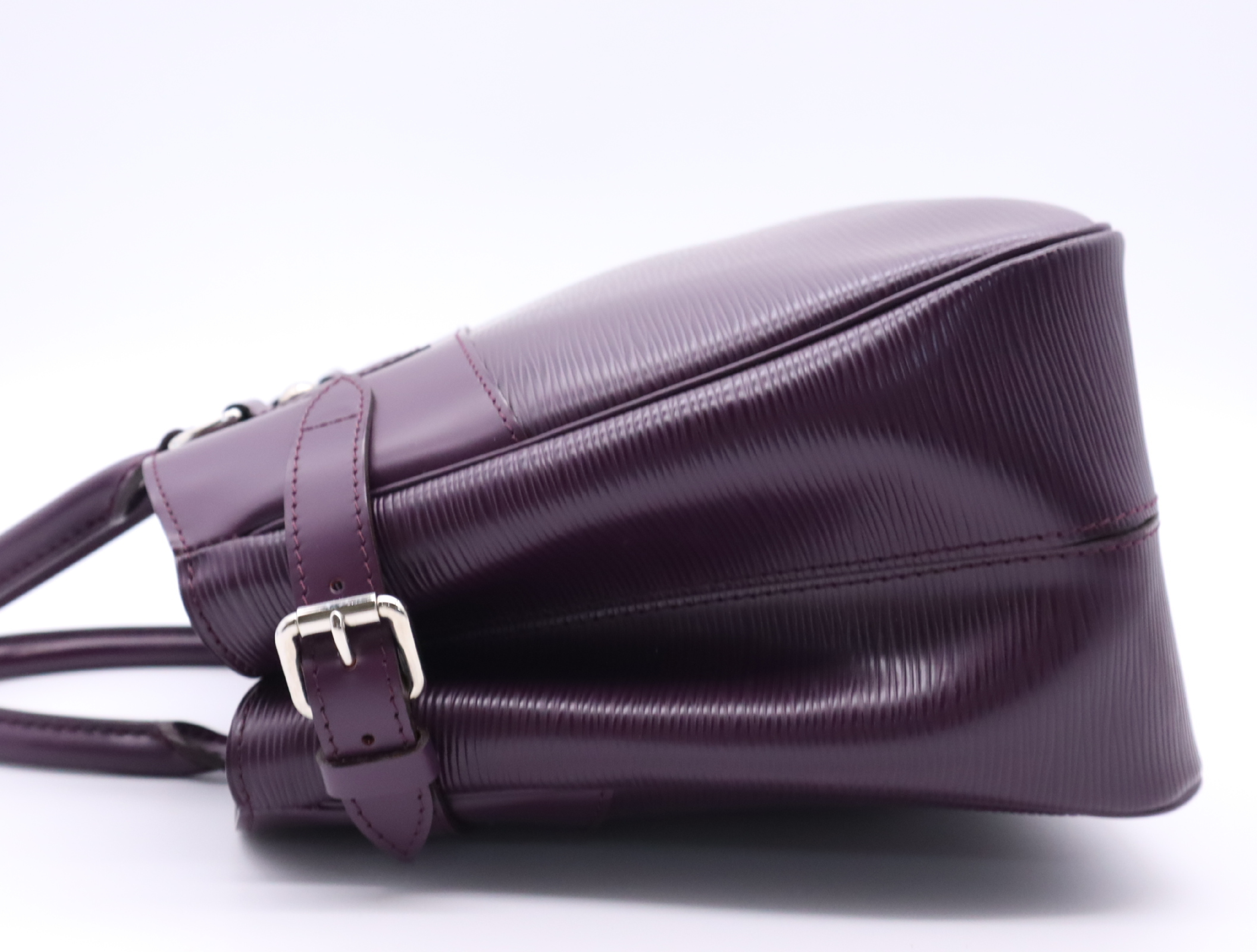 M5926K Epi Passy Cassis Handbag — view 3