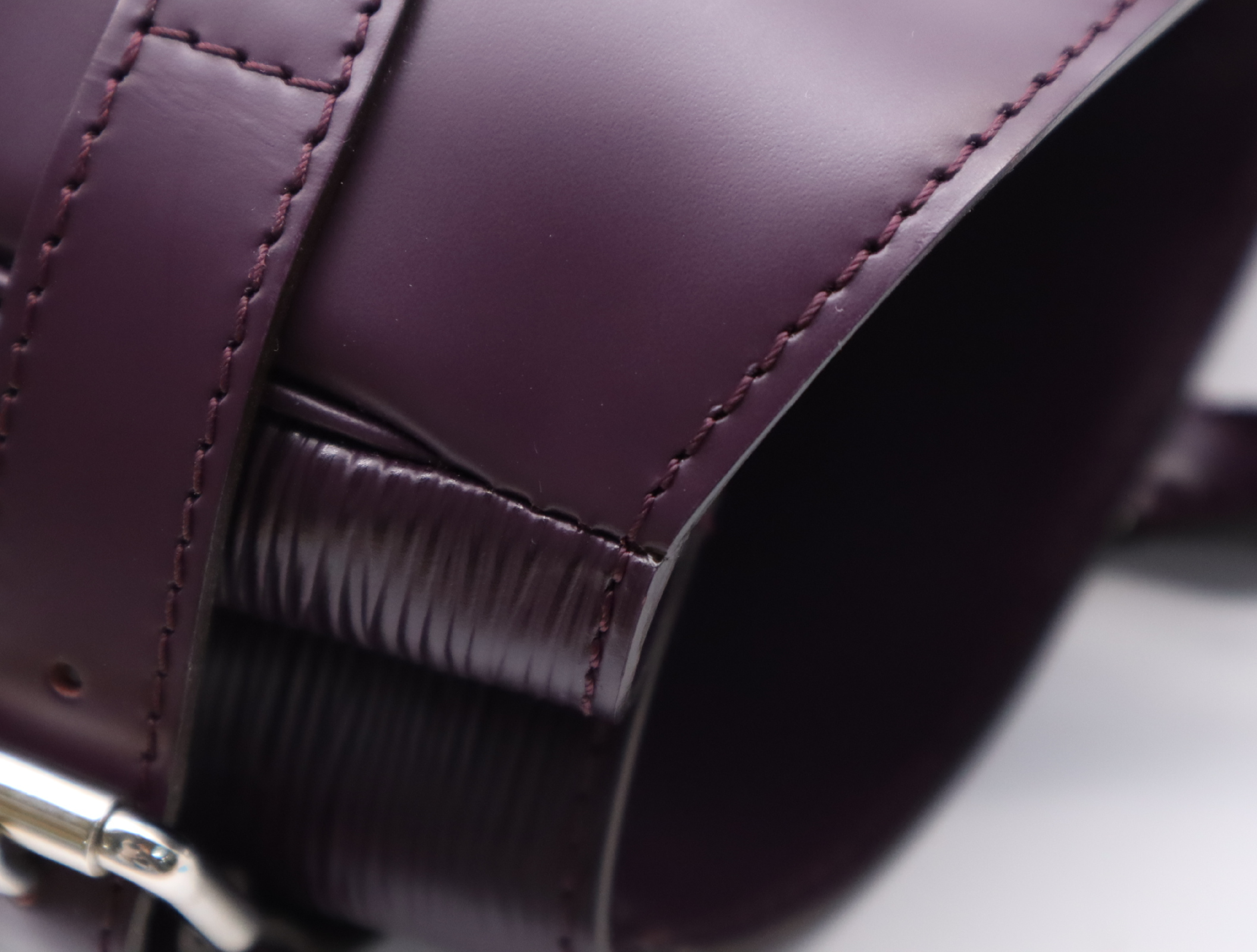 M5926K Epi Passy Cassis Handbag — view 8