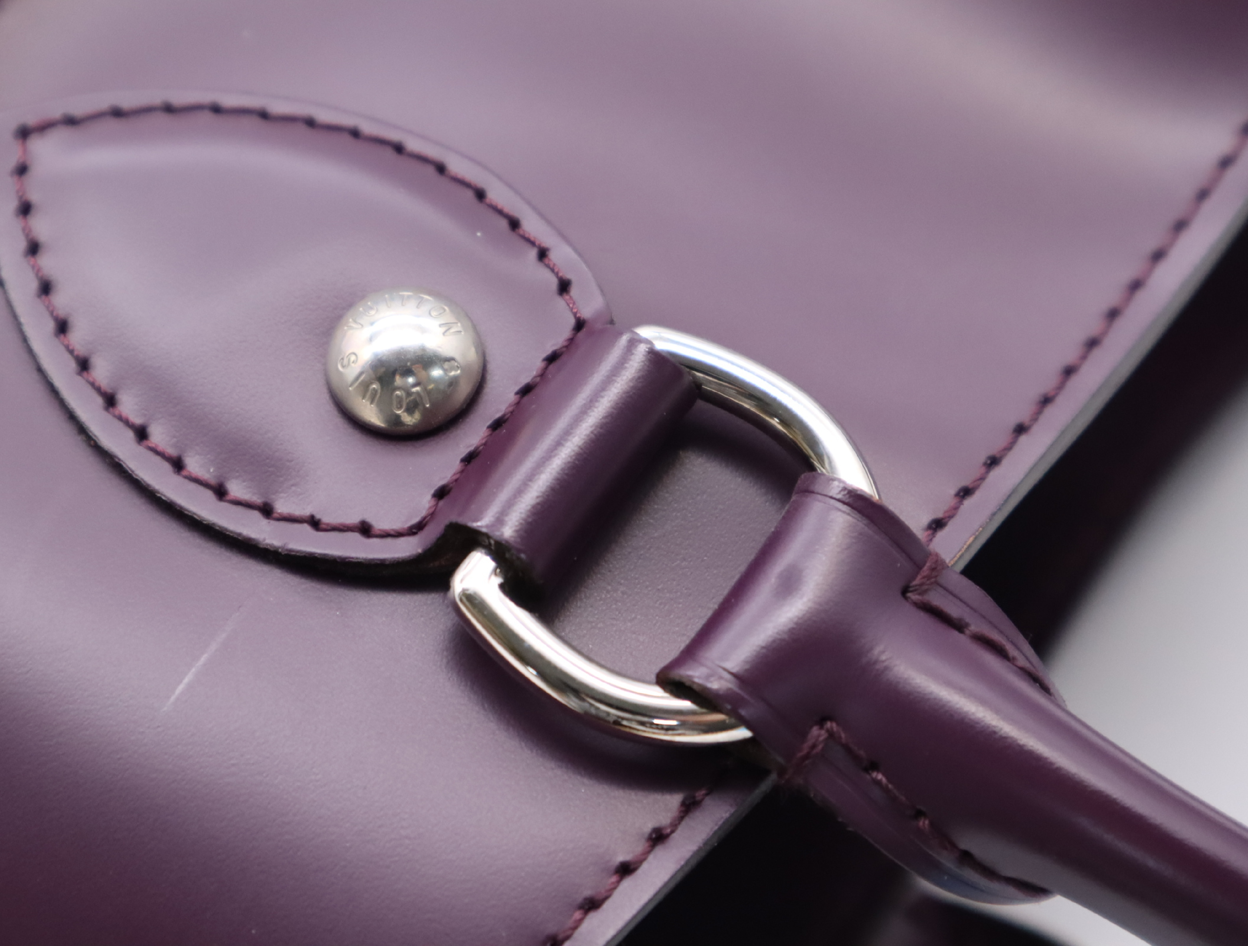 M5926K Epi Passy Cassis Handbag — view 9