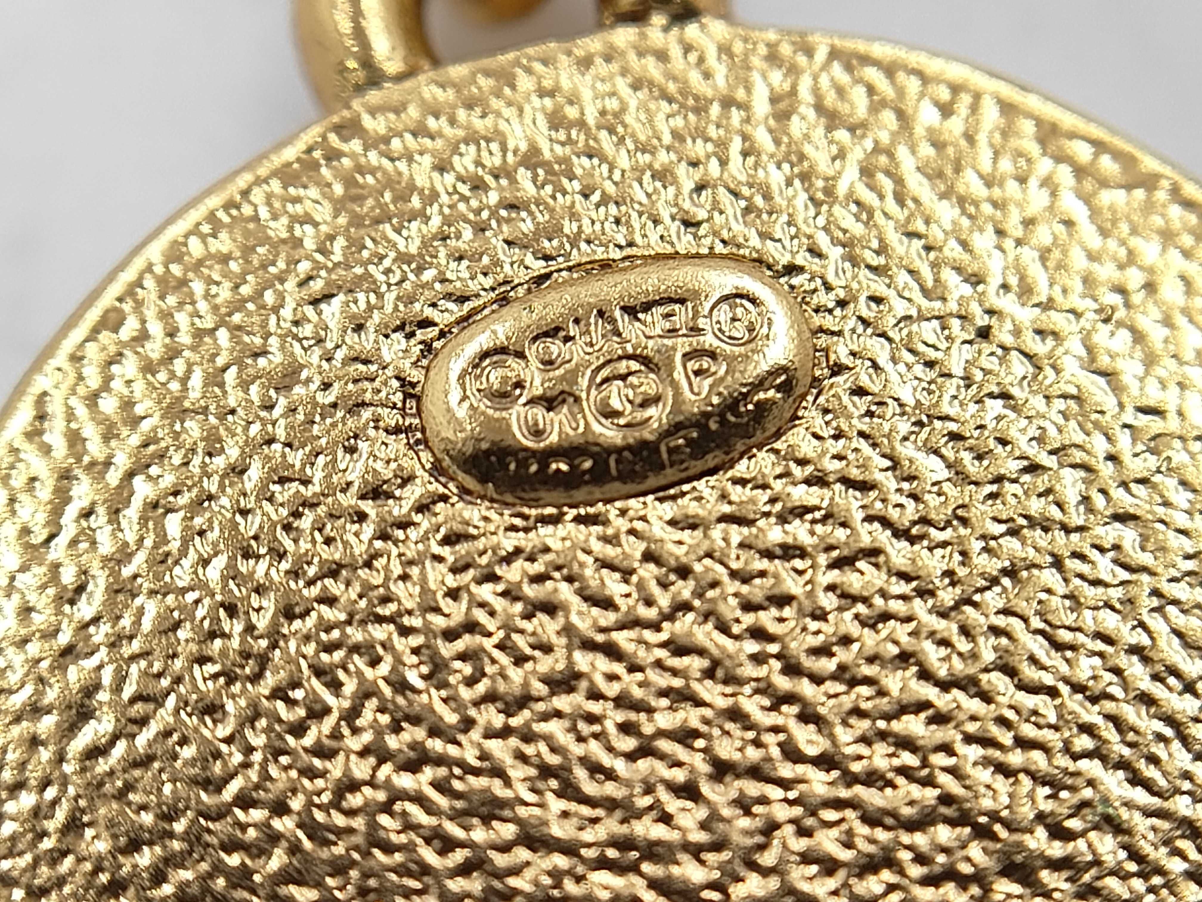 (Chanel) single earring — view 5