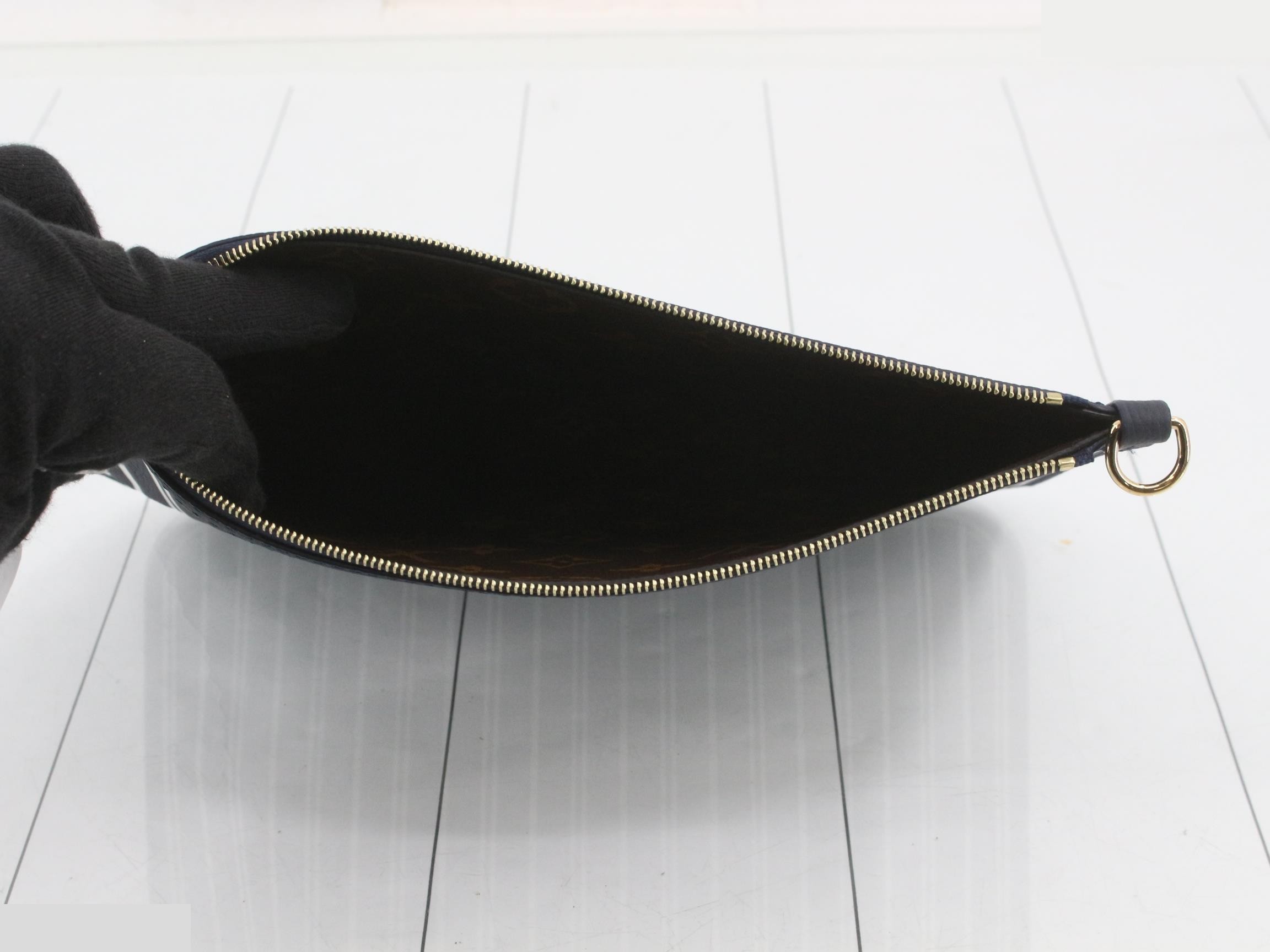Neverfull Pouch — view 4