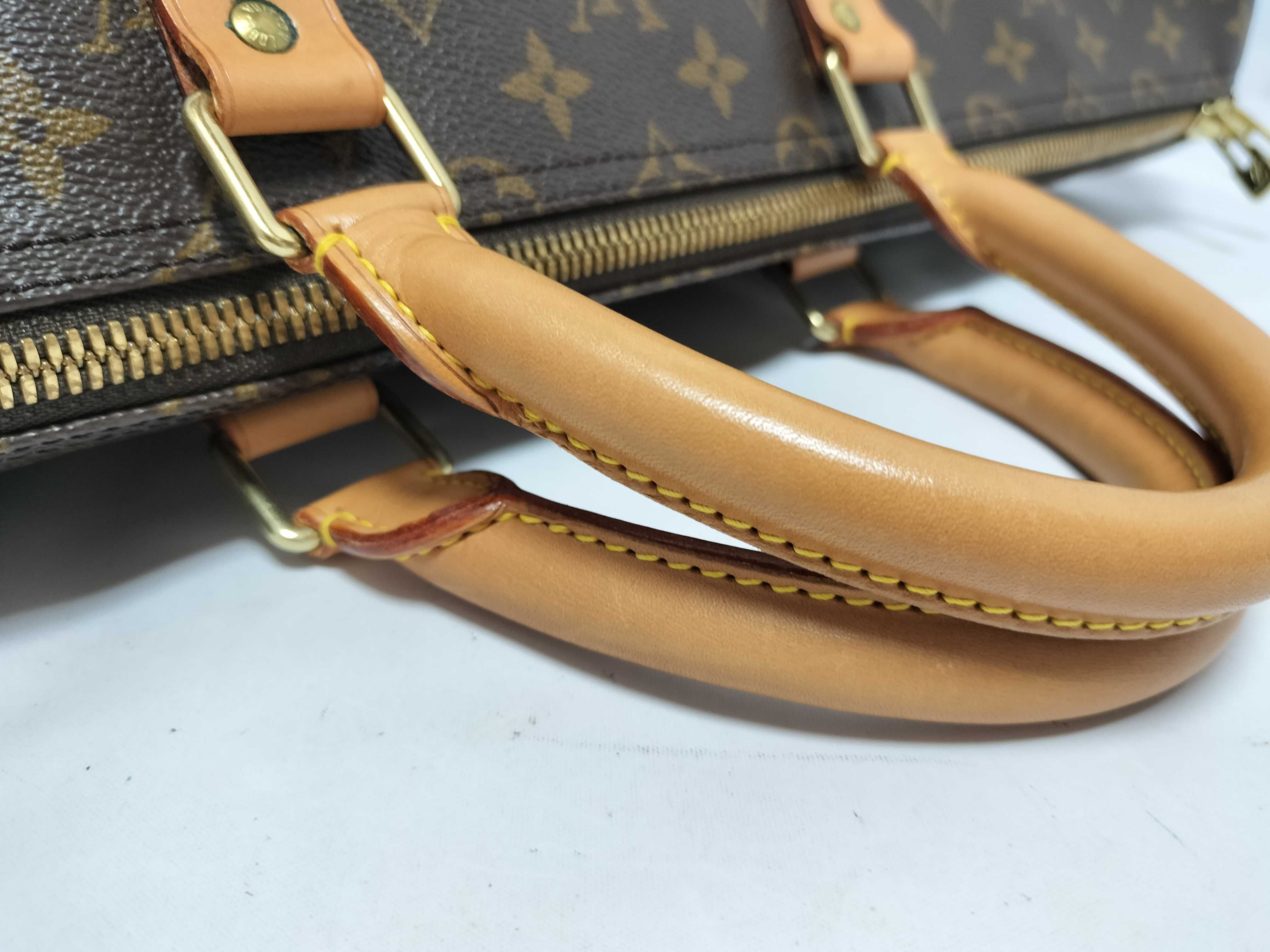 LV Keepall Bandoulière 55 M41414 Monogram Boston Bag with Key, Padlock, Strap, Handle Strap, Name Tag, and Dust Bag — view 5