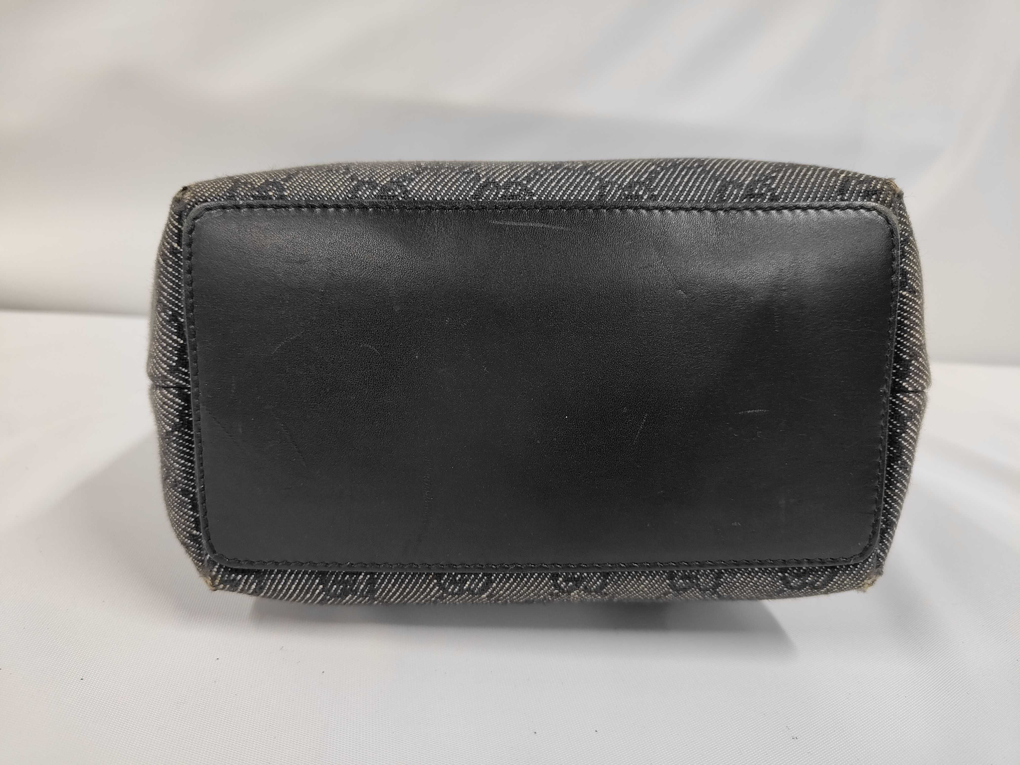 handbag — view 3