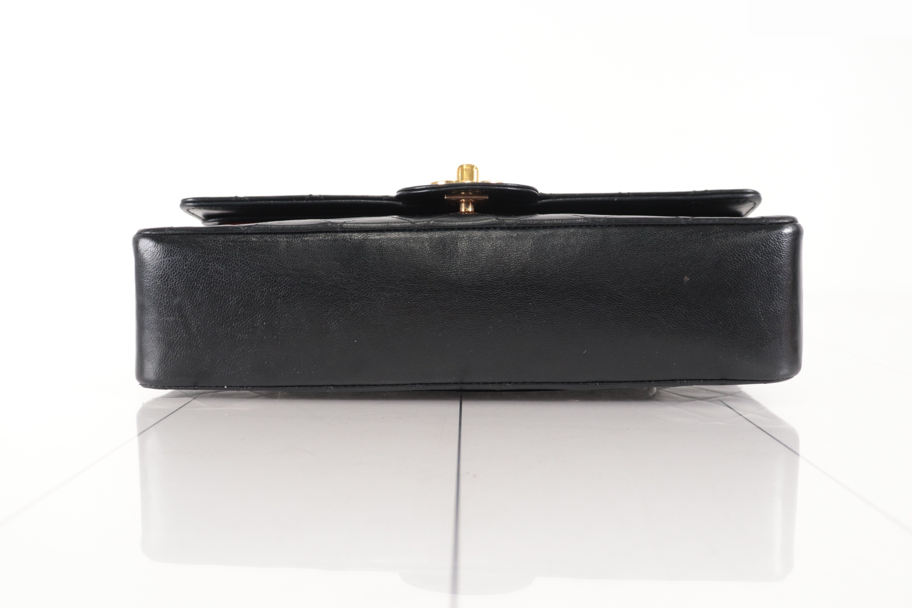 Double flap 25 Lambskin Chain Shoulder Bag, Series 0 — view 6