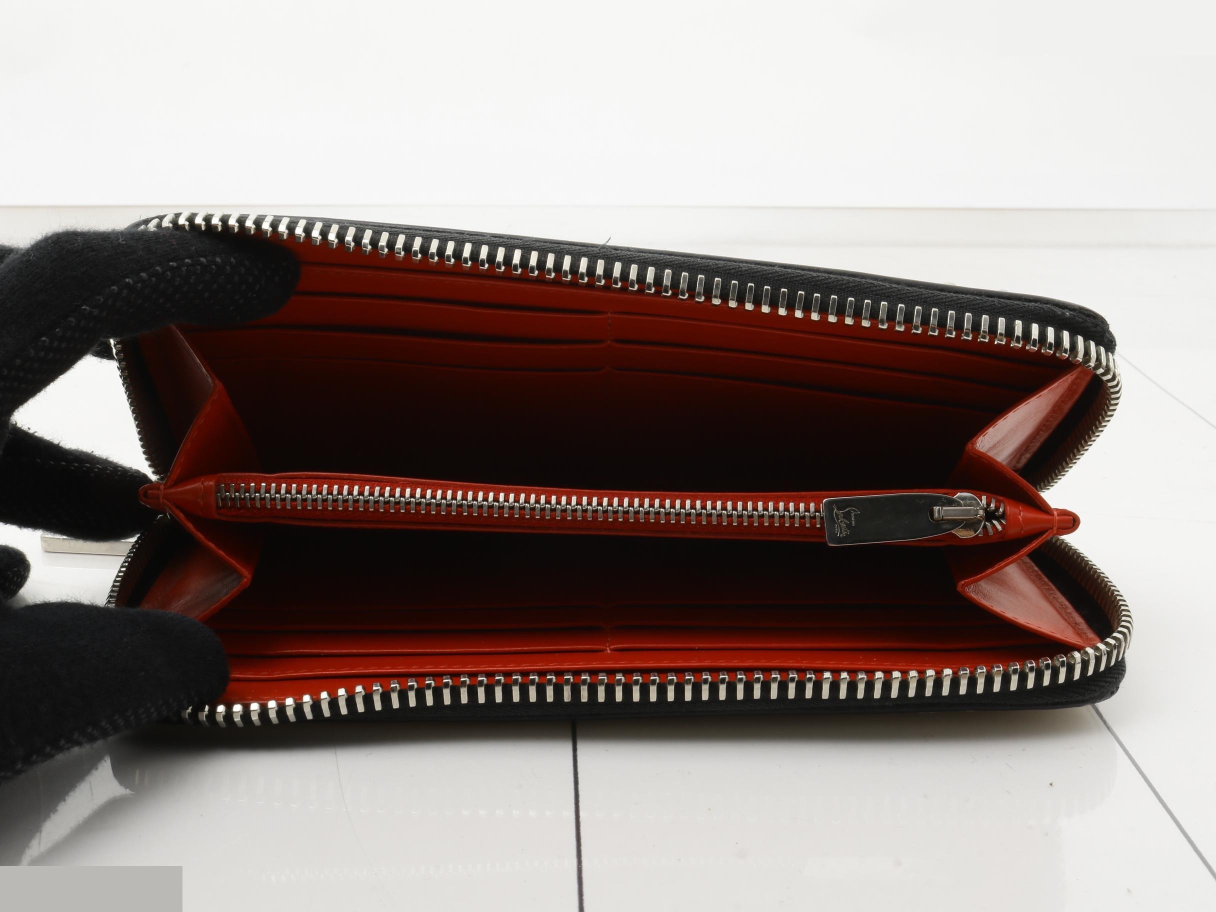 Other lines: Bags and Wallets — view 4