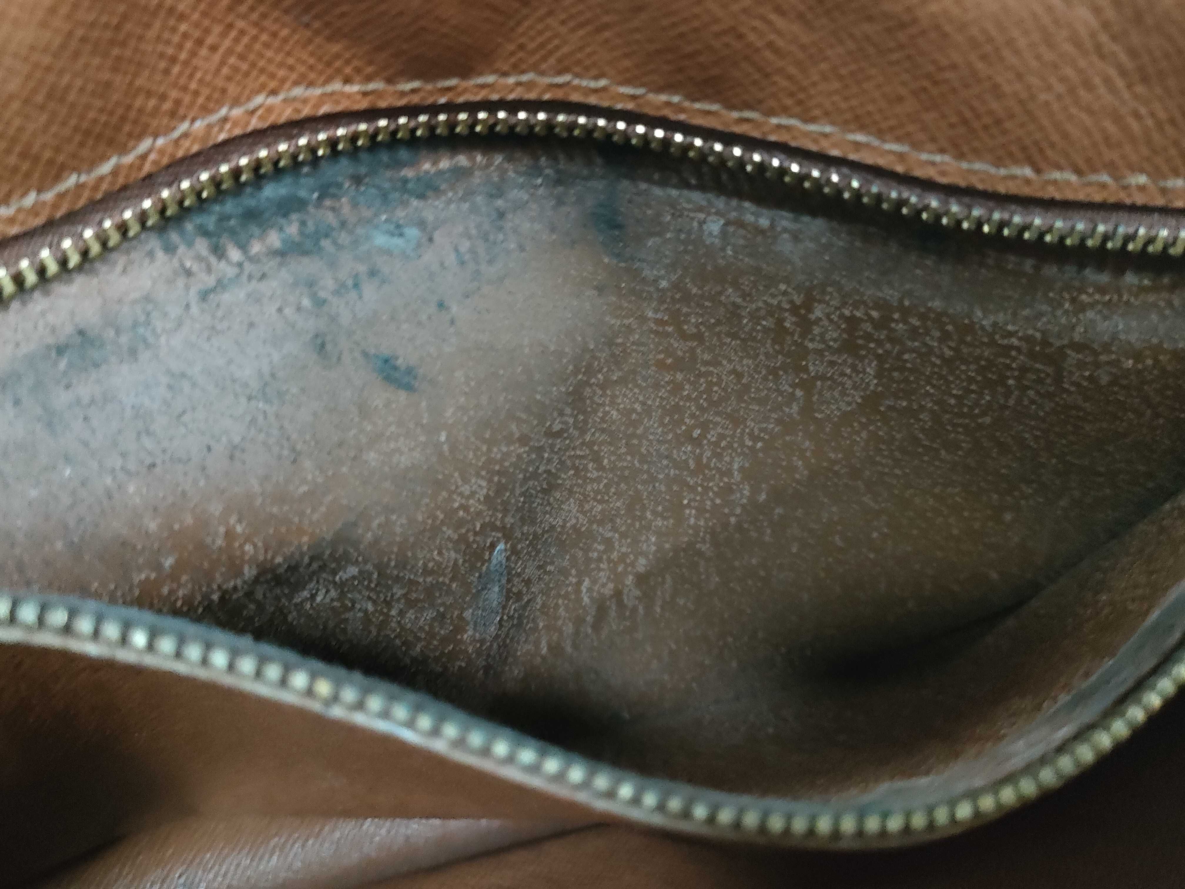 Monogram — view 12