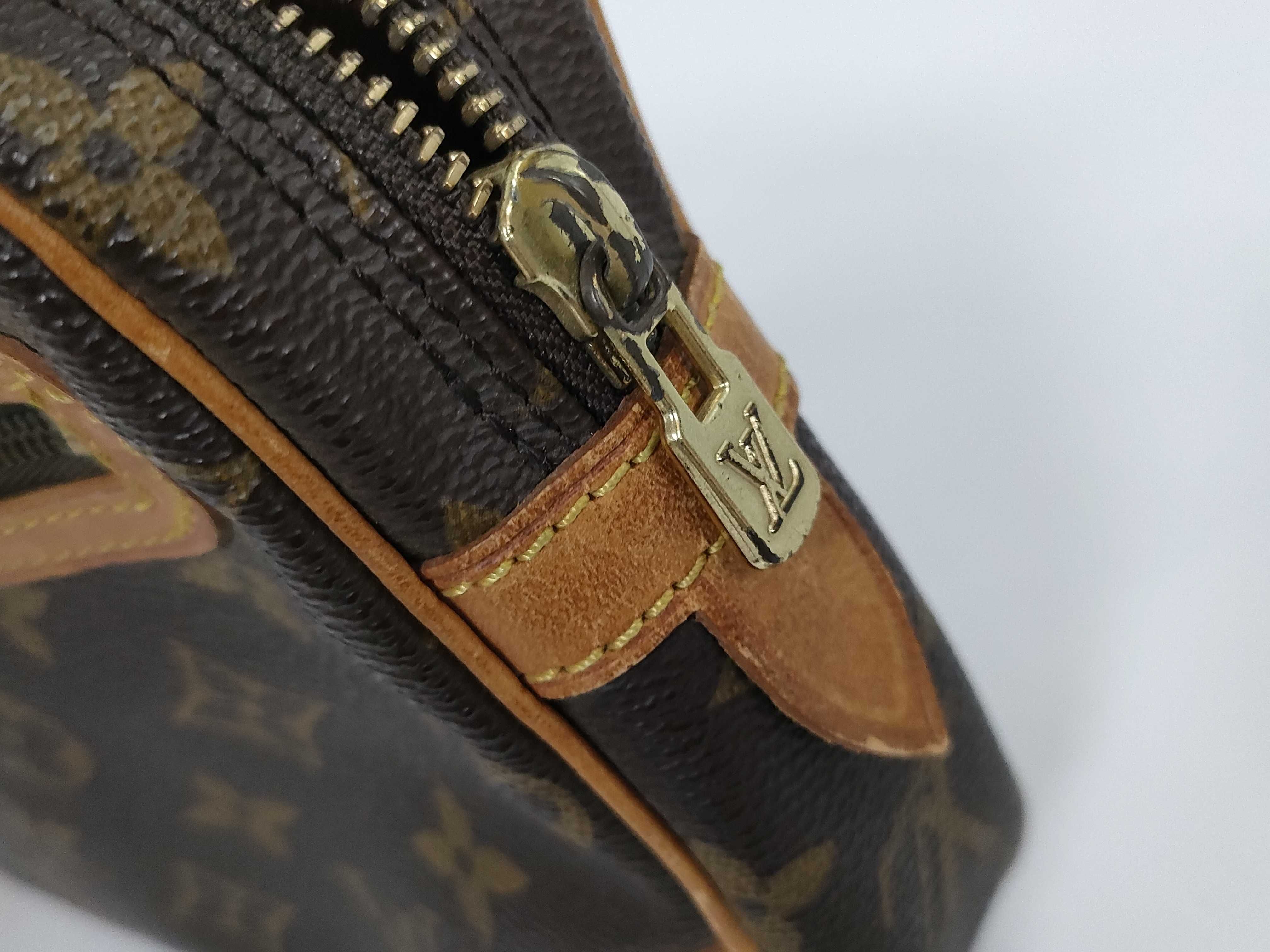 Monogram — view 14