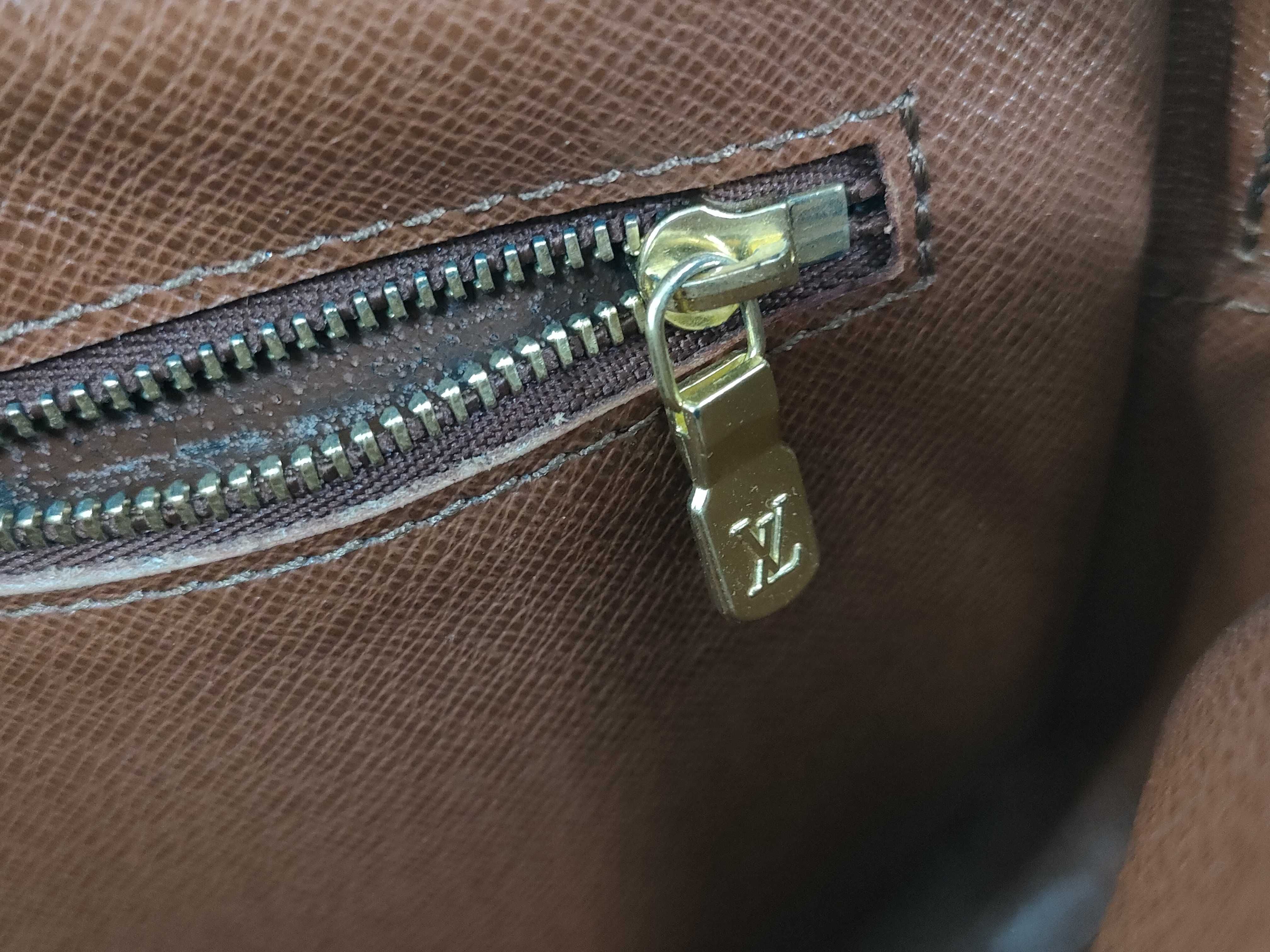Monogram — view 10