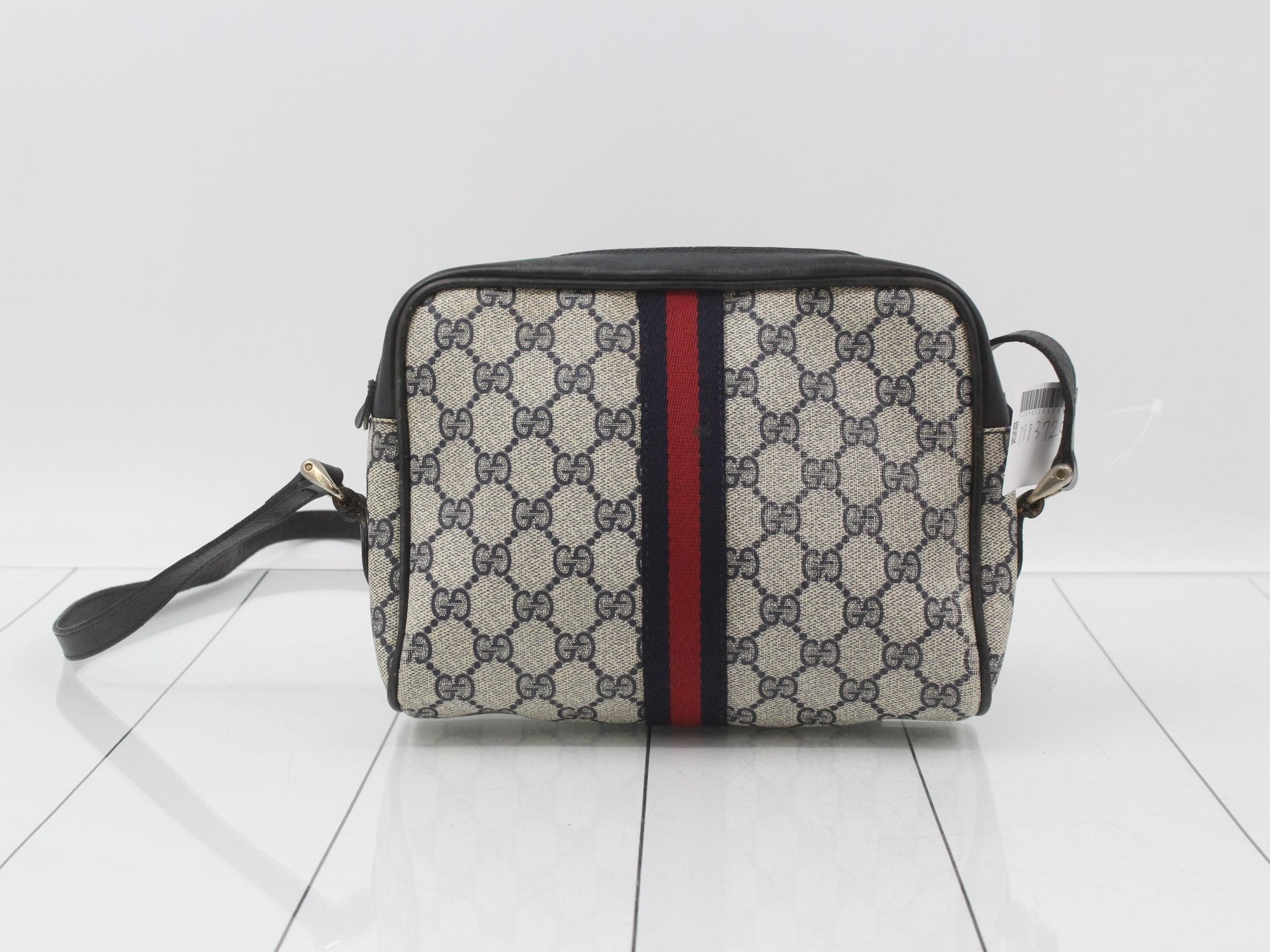 Vintage Gucci shoulder bag, Sherry line, navy — view 2
