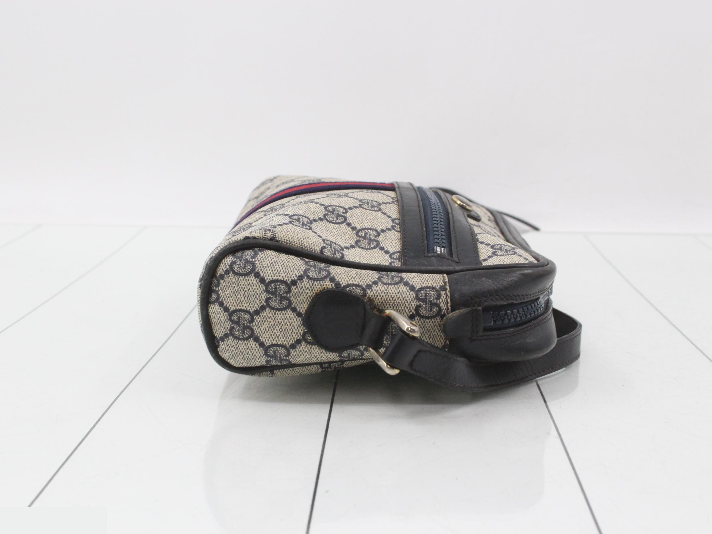 Vintage Gucci shoulder bag, Sherry line, navy — view 3