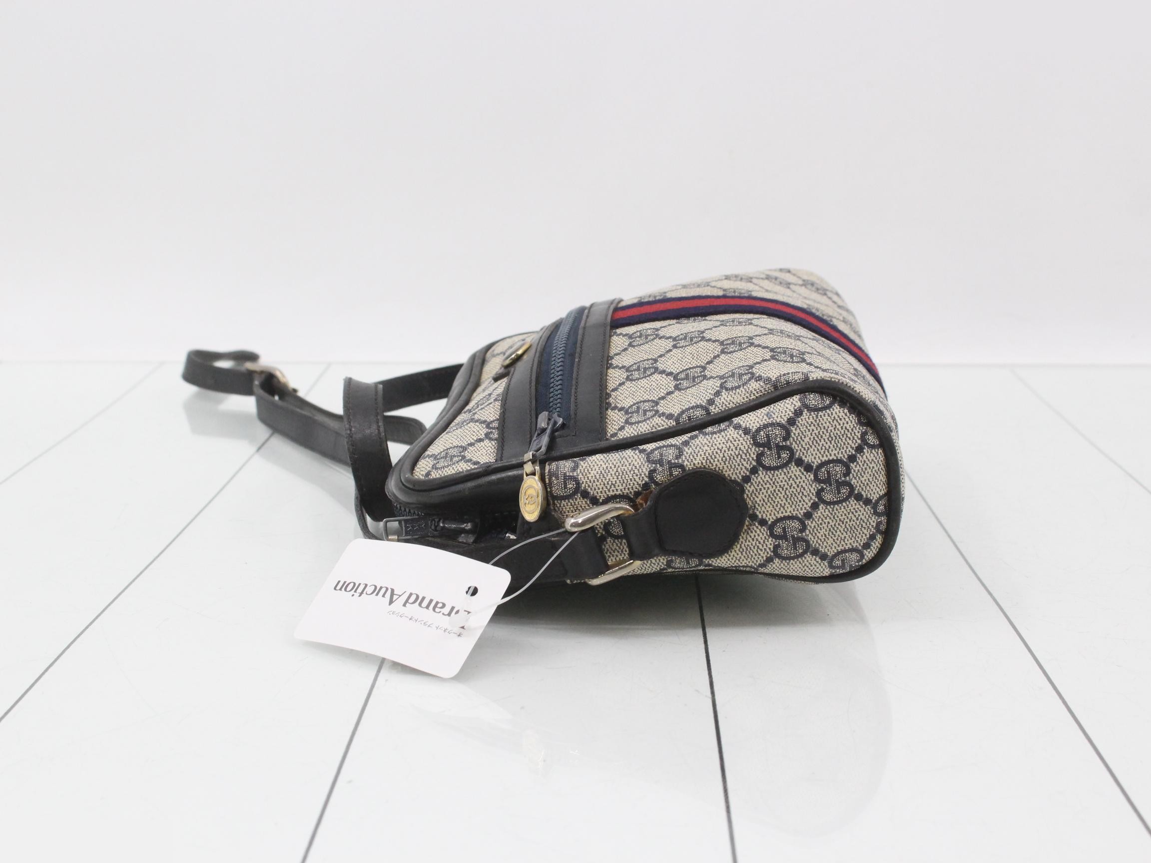 Vintage Gucci shoulder bag, Sherry line, navy — view 4