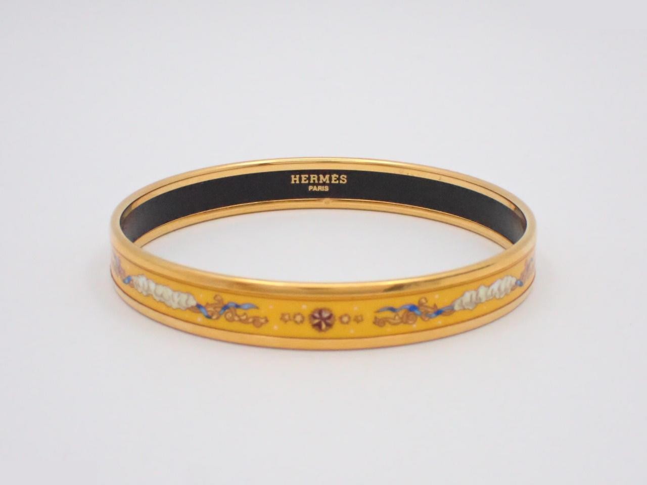 Bangle, enamel, PM, gold, yellow, wrist circumference approximately 21cm — view 2